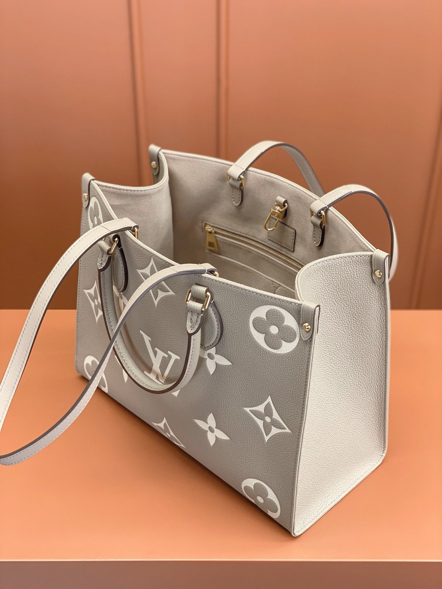 Louis Vuitton women's bags 133