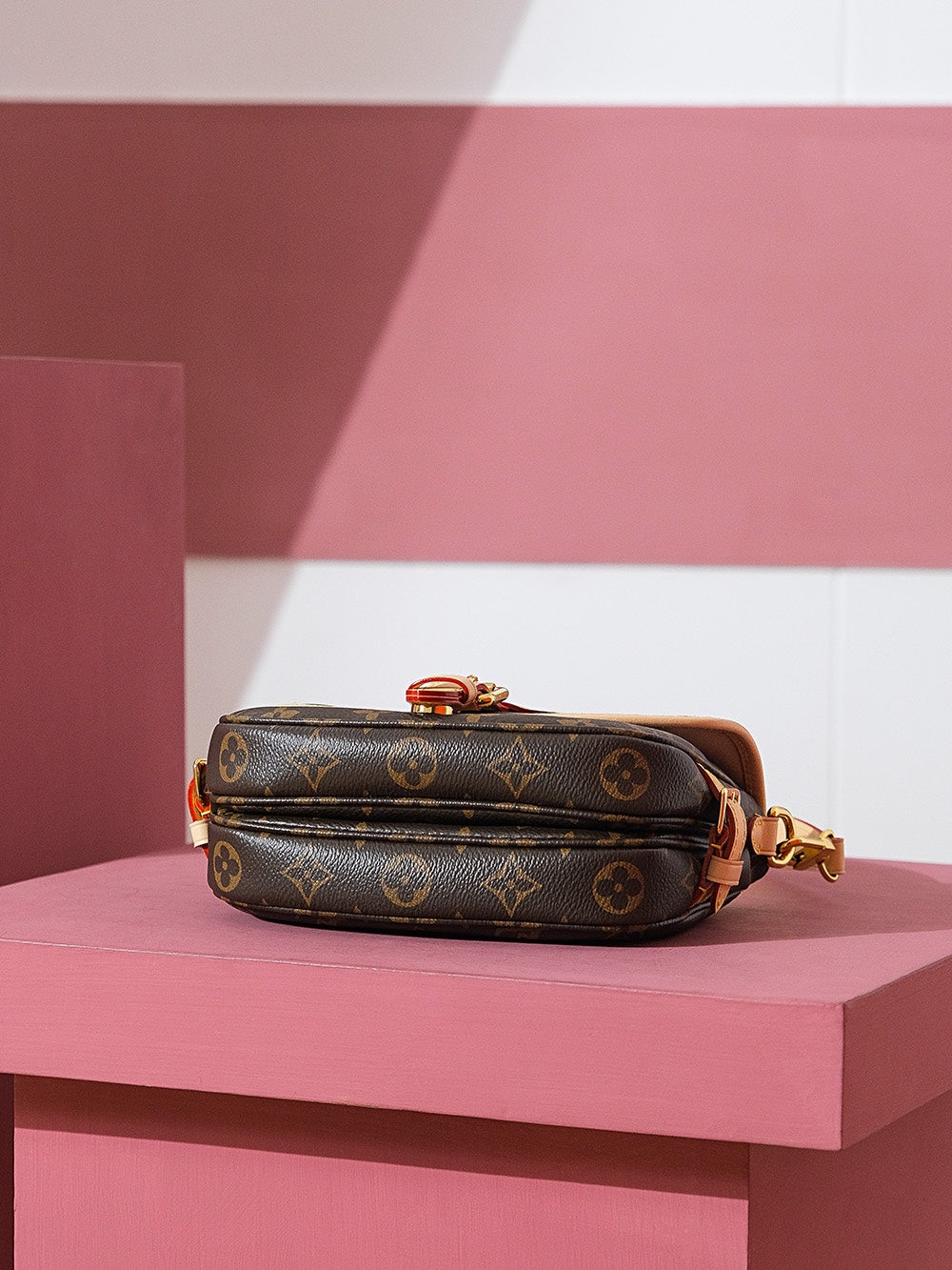 Louis Vuitton women's bags 143