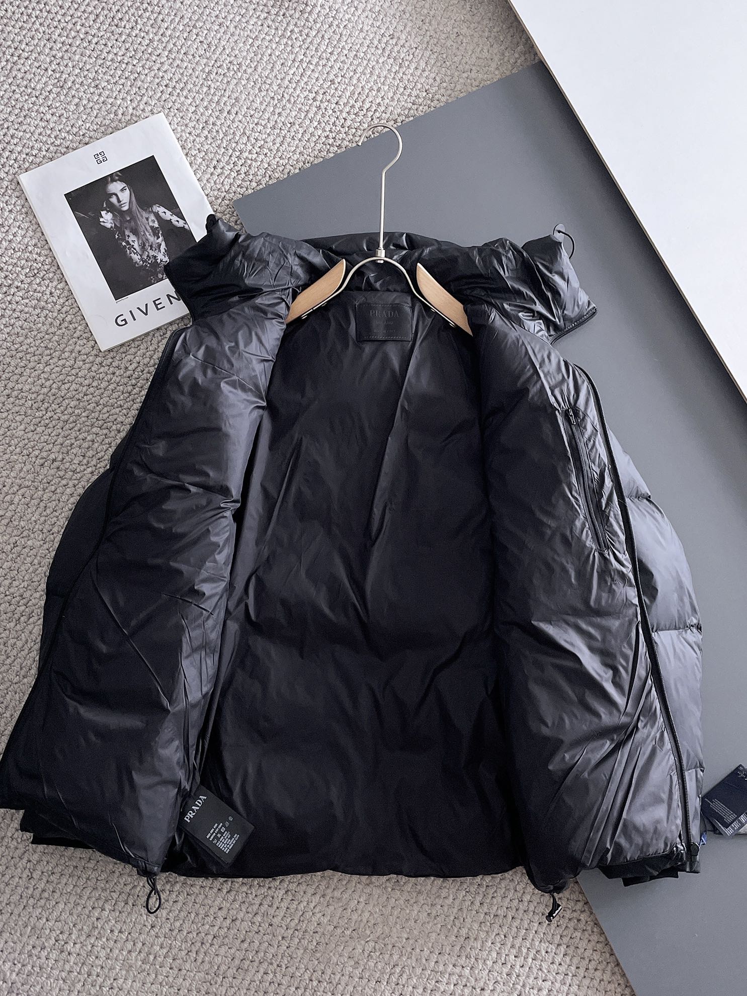 PRADA 2024 FW Premium Goose Down Jacket | Colorblock Design | Unisex | M–3XL