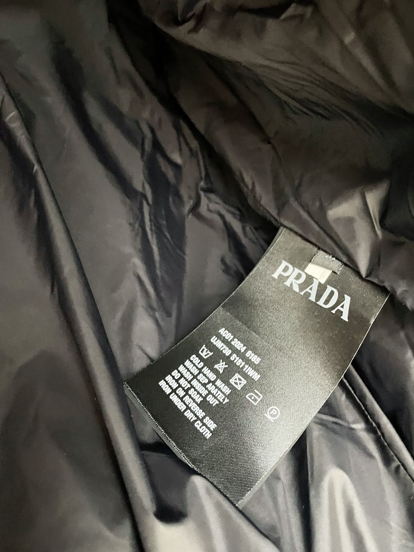PRADA 2024 FW Down Jacket | Metal Triangle Logo | M–3XL
