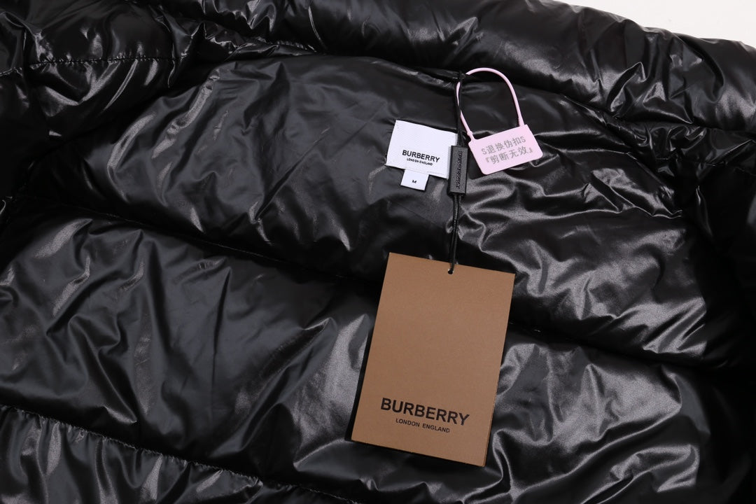 Burberry 24FW Equestrian Knight Emblem Down Jacket | Unisex | S–XXL