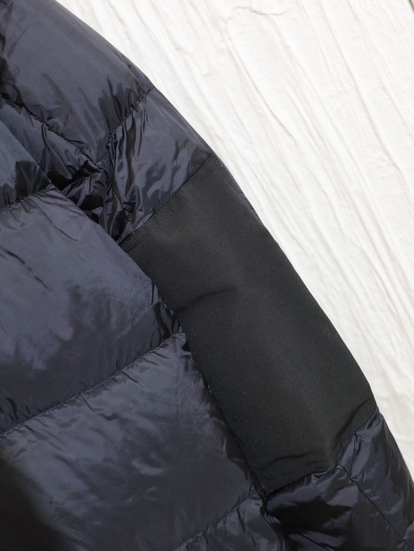 Burberry 2024 Couple’s Convertible Sleeve Down Jacket – Zhou Dongyu Popular Edition | XS–XL