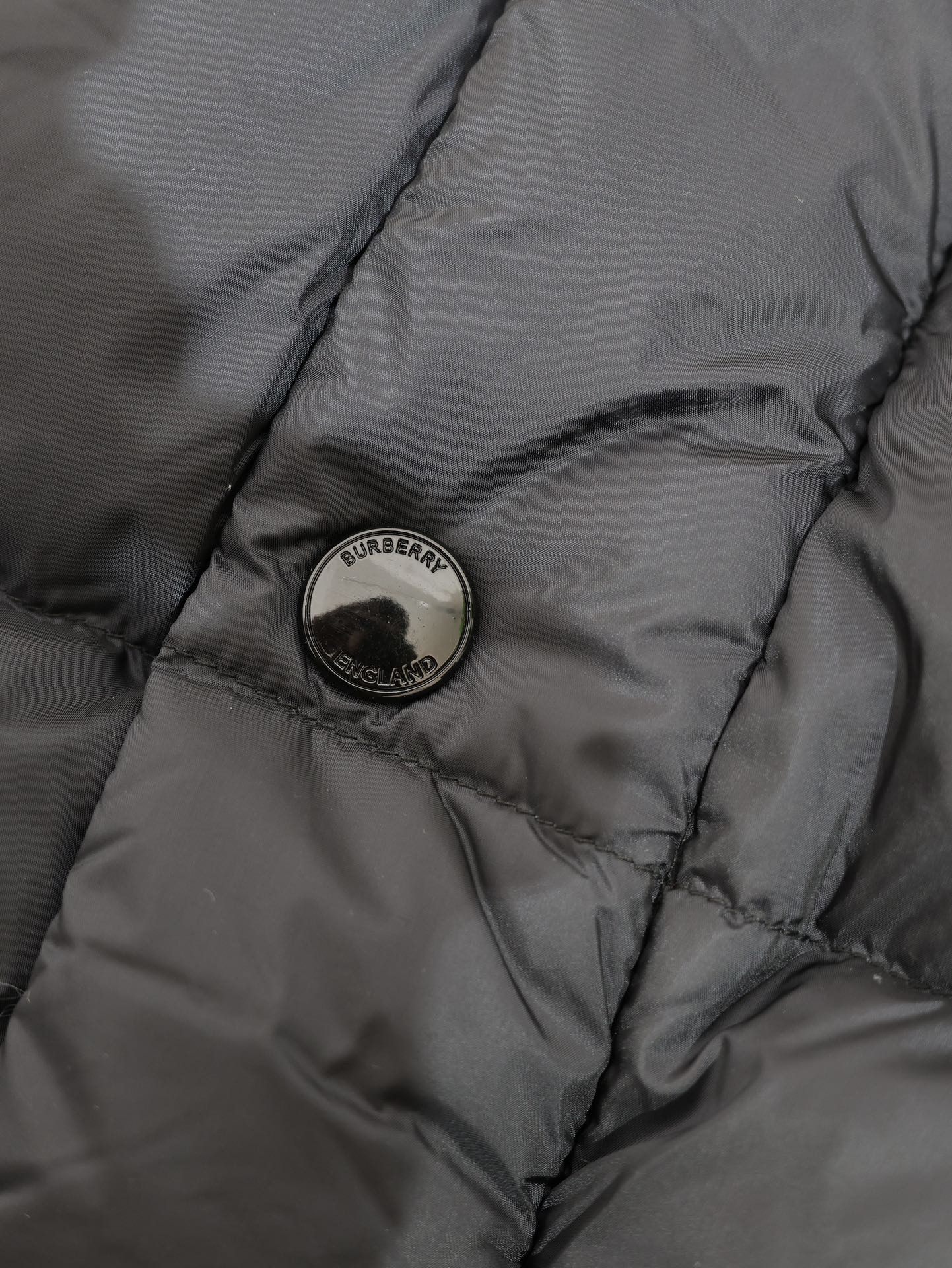 Burberry 2024 Couple’s Convertible Sleeve Down Jacket – Zhou Dongyu Popular Edition | XS–XL