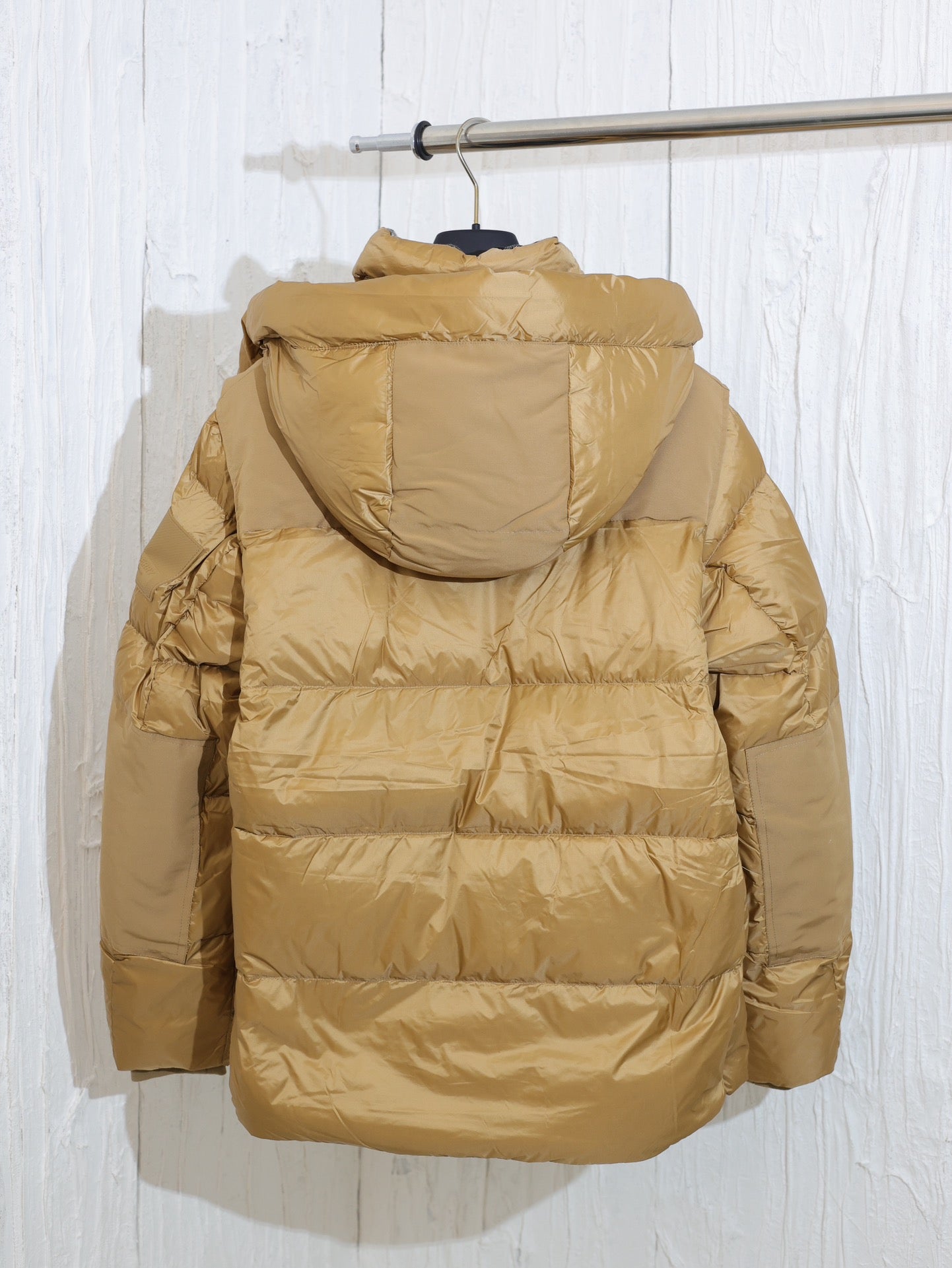 Burberry 2024 Couple’s Convertible Sleeve Down Jacket – Zhou Dongyu Popular Edition | XS–XL