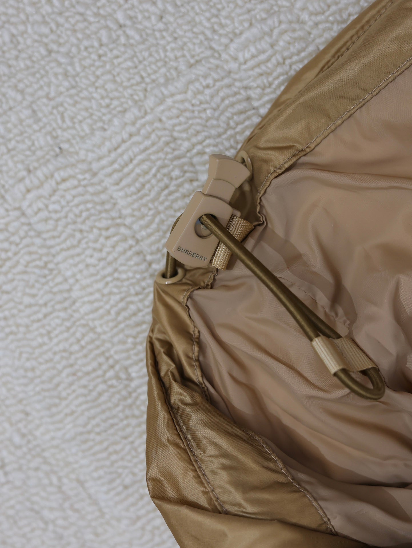 Burberry 2024 Couple’s Convertible Sleeve Down Jacket – Zhou Dongyu Popular Edition | XS–XL