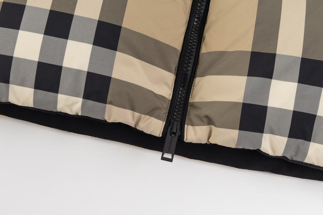 Burberry 24SS Classic Check Short Down Jacket – Women’s S–L