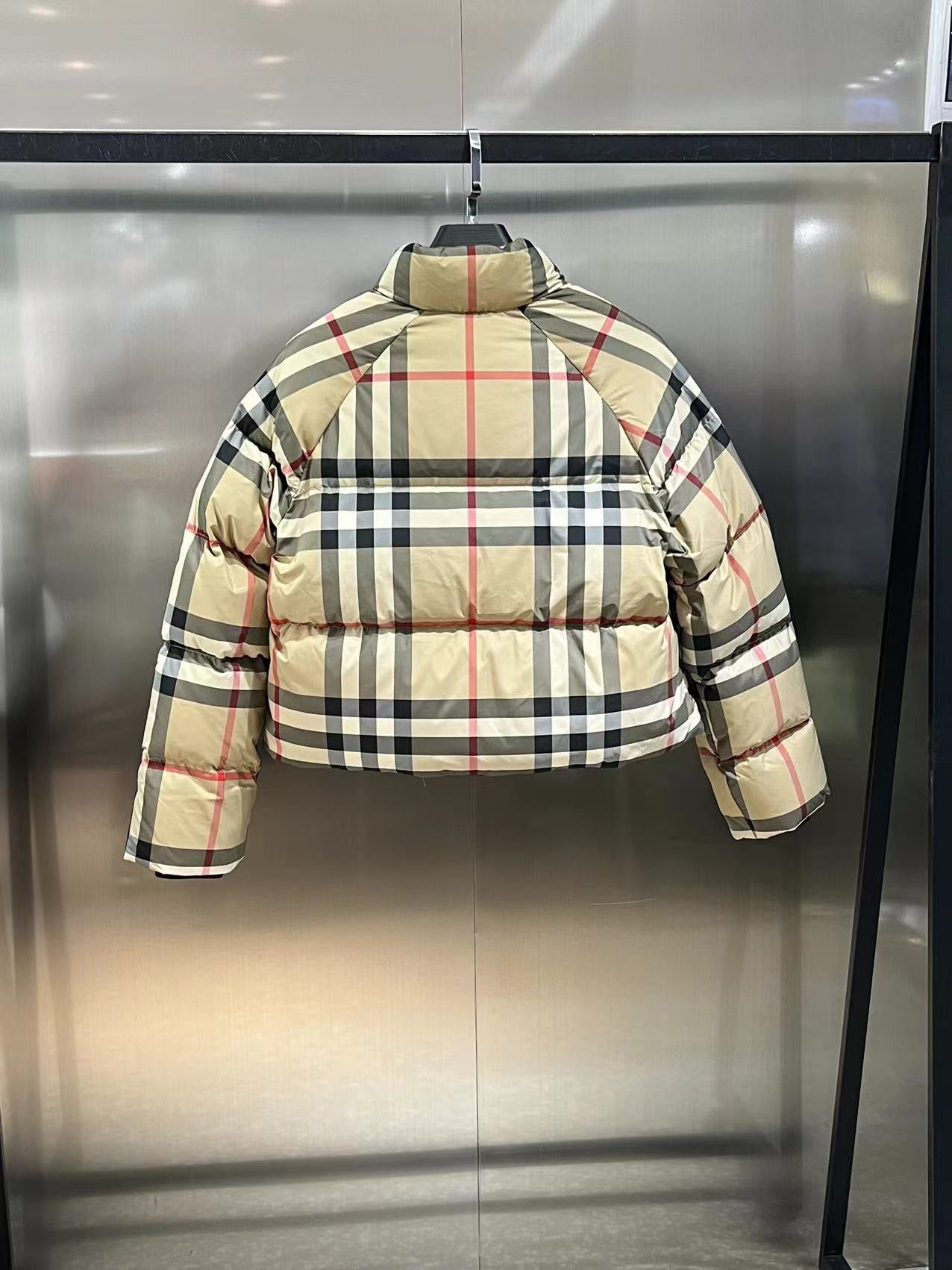 Burberry BBR 2024 Autumn/Winter Plaid Down Jacket – Women’s S–M–L
