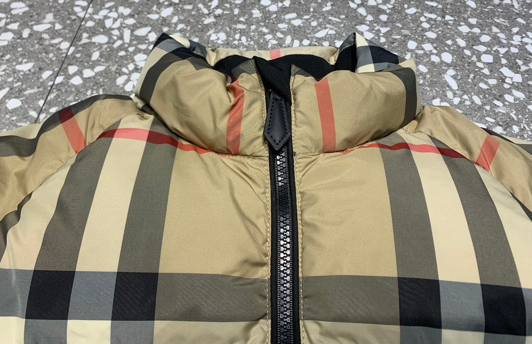 Burberry BBR 2024 Autumn/Winter Plaid Down Jacket – Women’s S–M–L