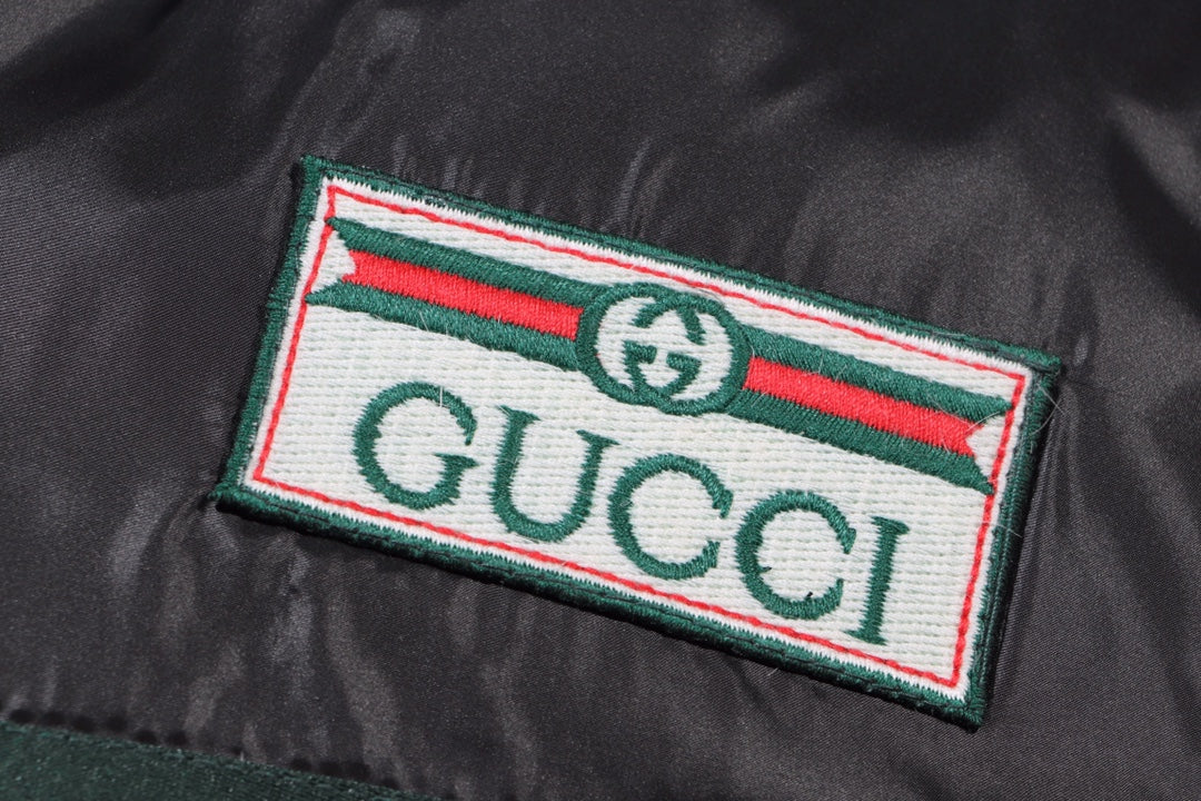 GUCCI 2024 FW Classic Striped Down Jacket – Unisex | Sizes M–XXL | Black & White