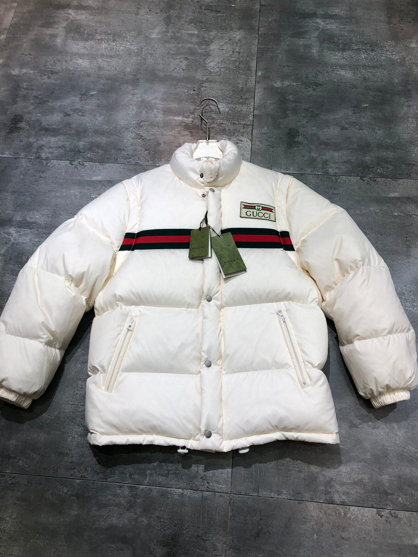 GUCCI 2022 Winter Detachable Sleeve Down Jacket Vest – Unisex | White | Sizes 40–46
