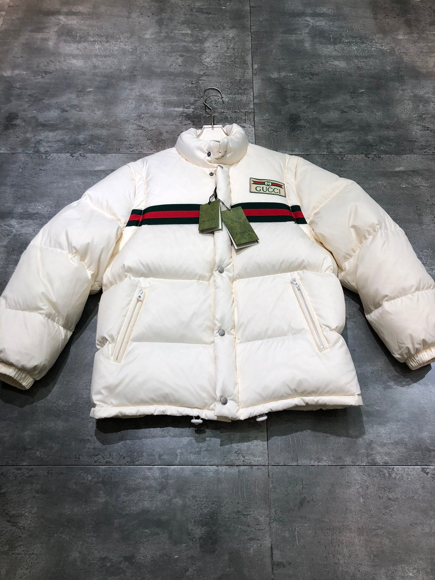 GUCCI 2022 Winter Detachable Sleeve Down Jacket Vest – Unisex | White | Sizes 40–46