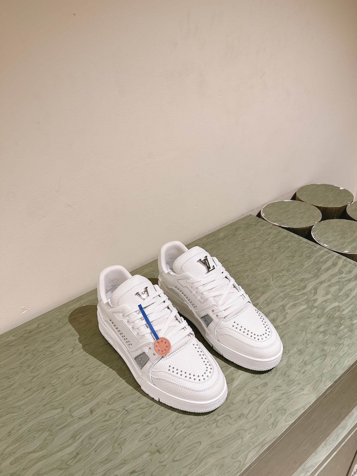 Louis Vuitton sneakers 01