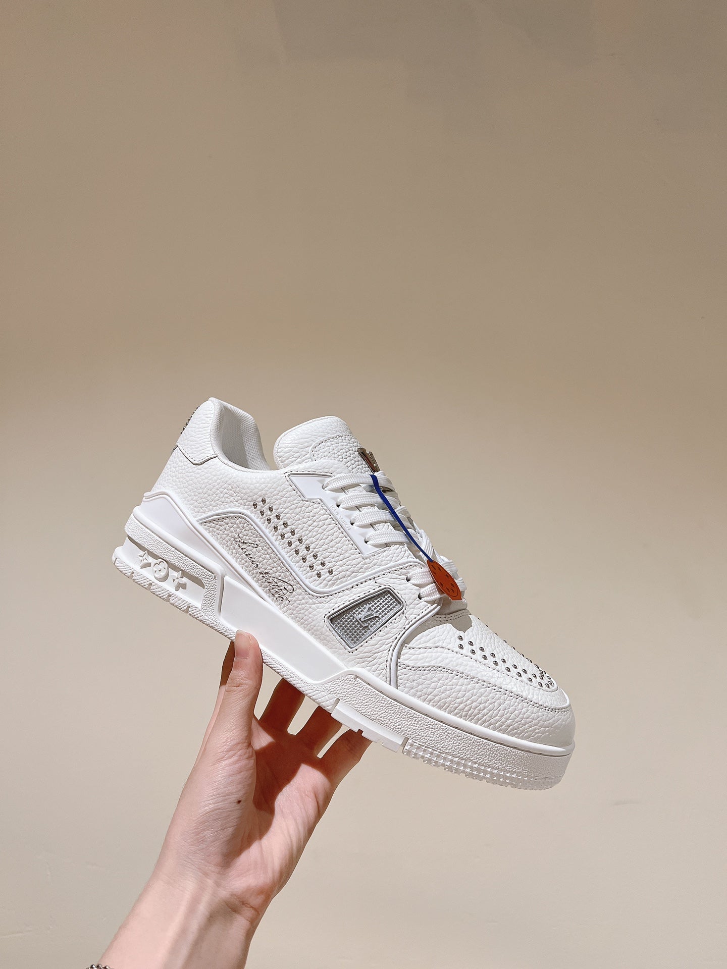Louis Vuitton sneakers 01