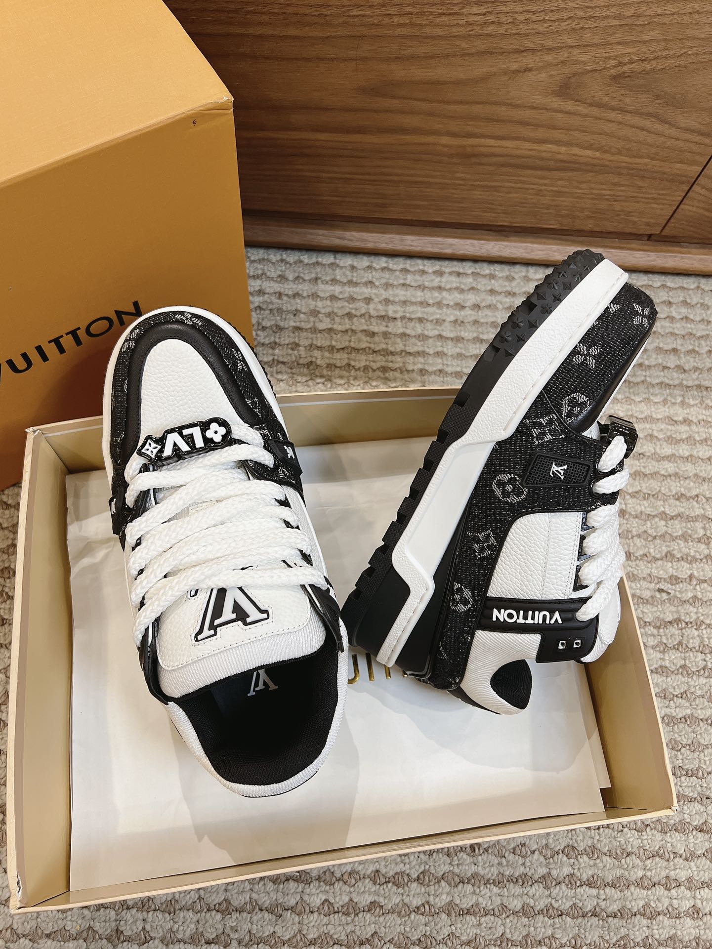 Louis Vuitton sneakers 03
