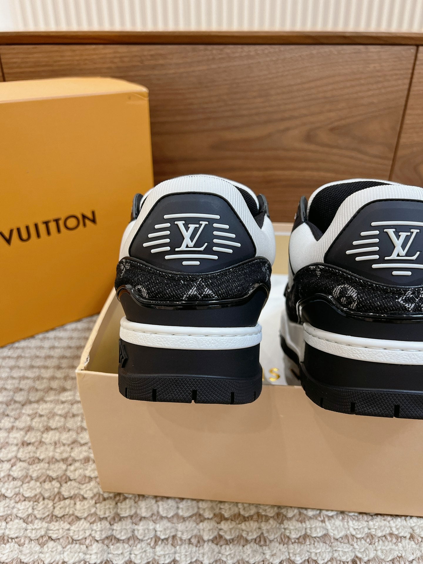 Louis Vuitton sneakers 03