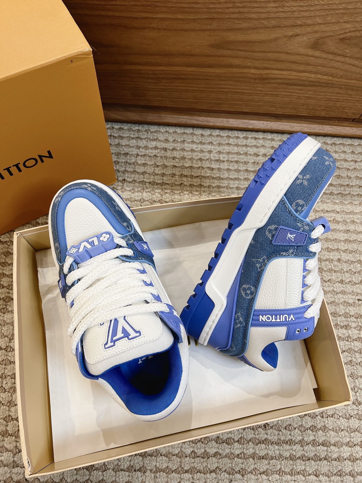 Louis Vuitton sneakers 04