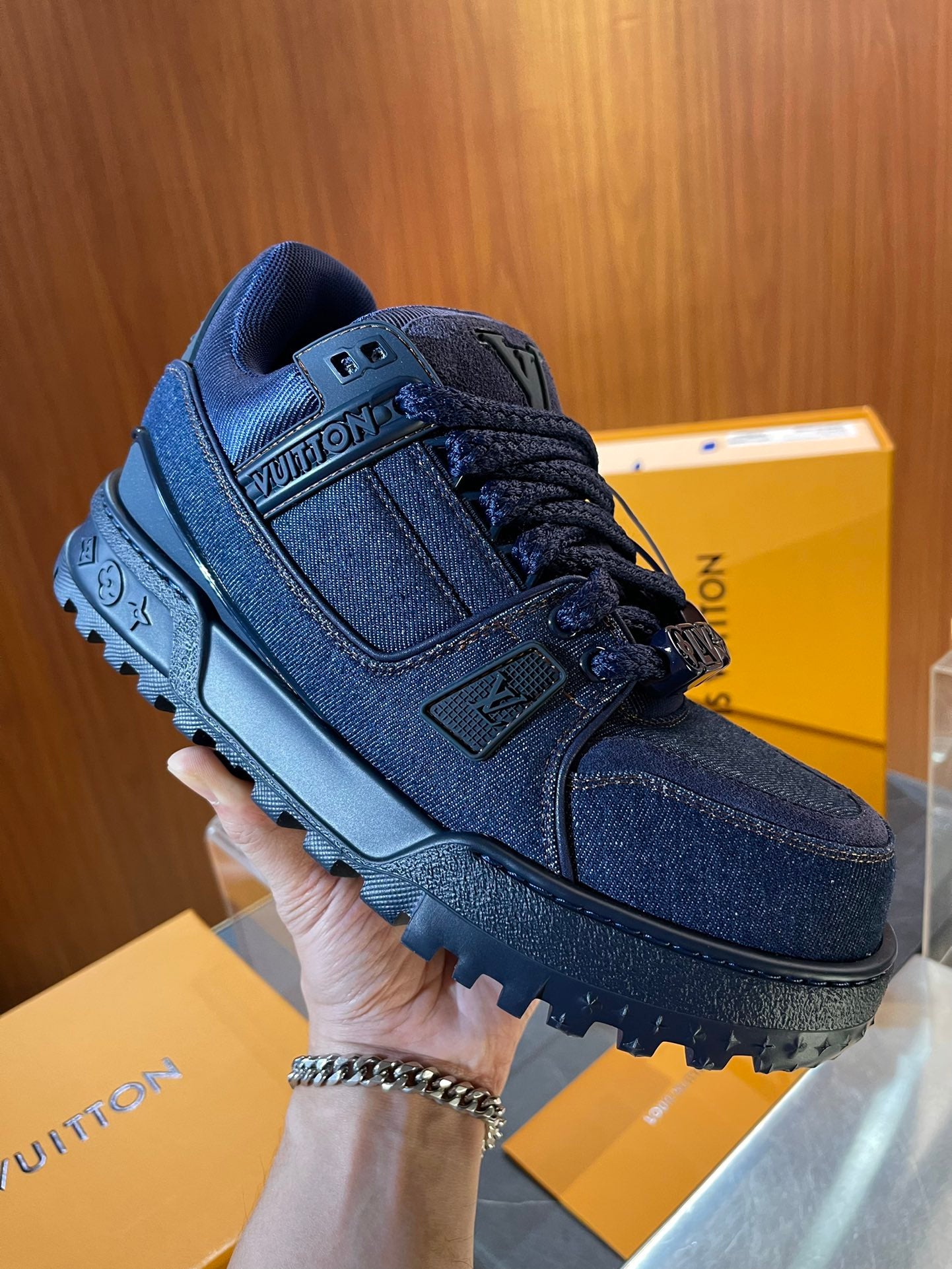 Louis Vuitton sneakers 07
