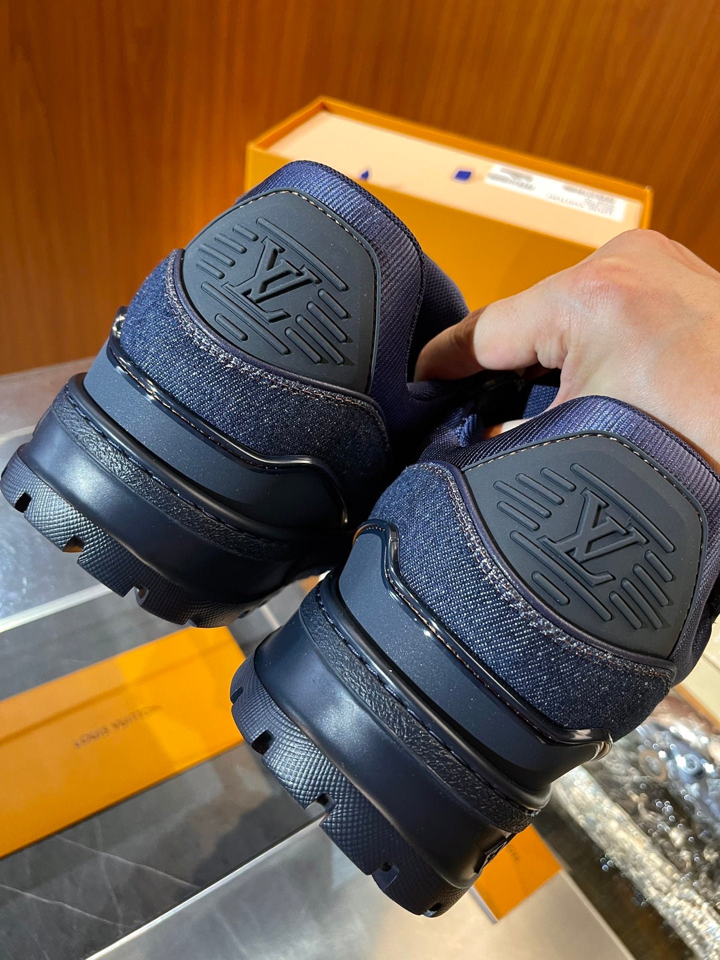 Louis Vuitton sneakers 07