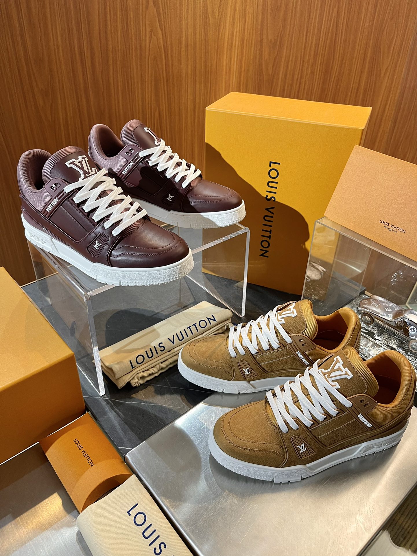 Louis Vuitton sneakers 08