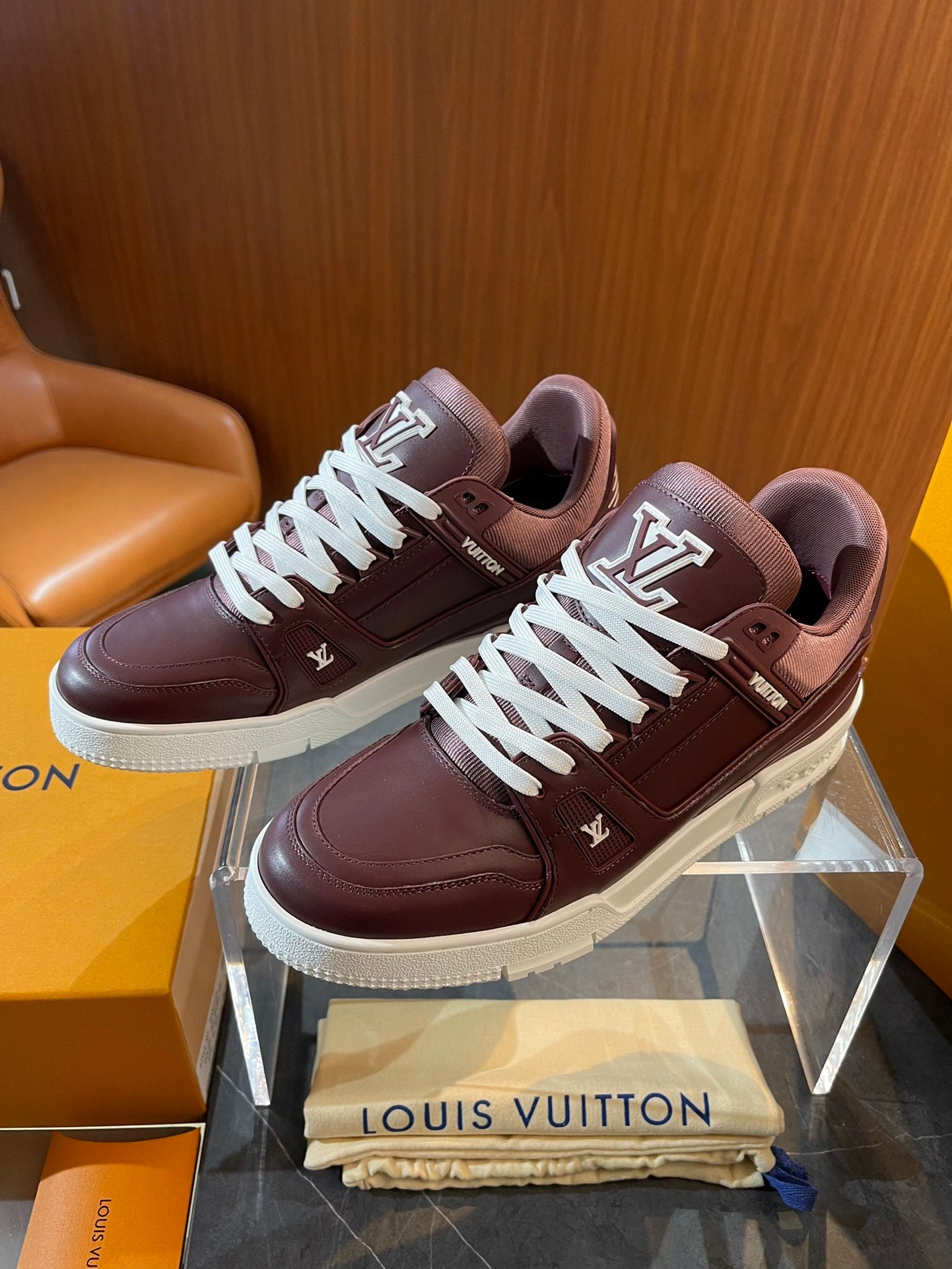 Louis Vuitton sneakers 08