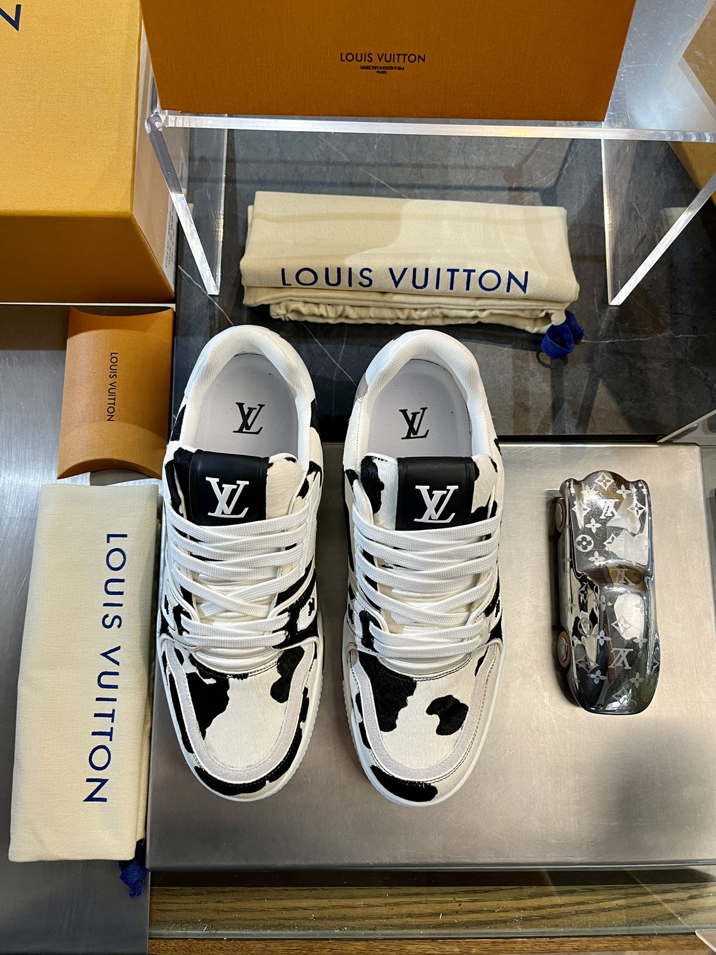 Louis Vuitton sneakers 09