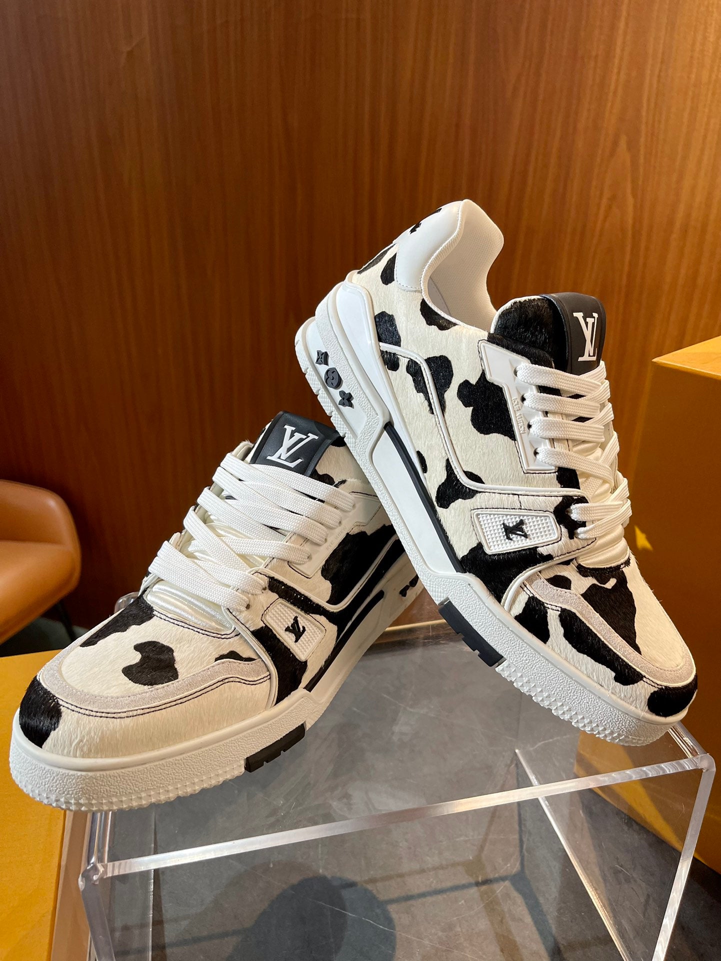 Louis Vuitton sneakers 09