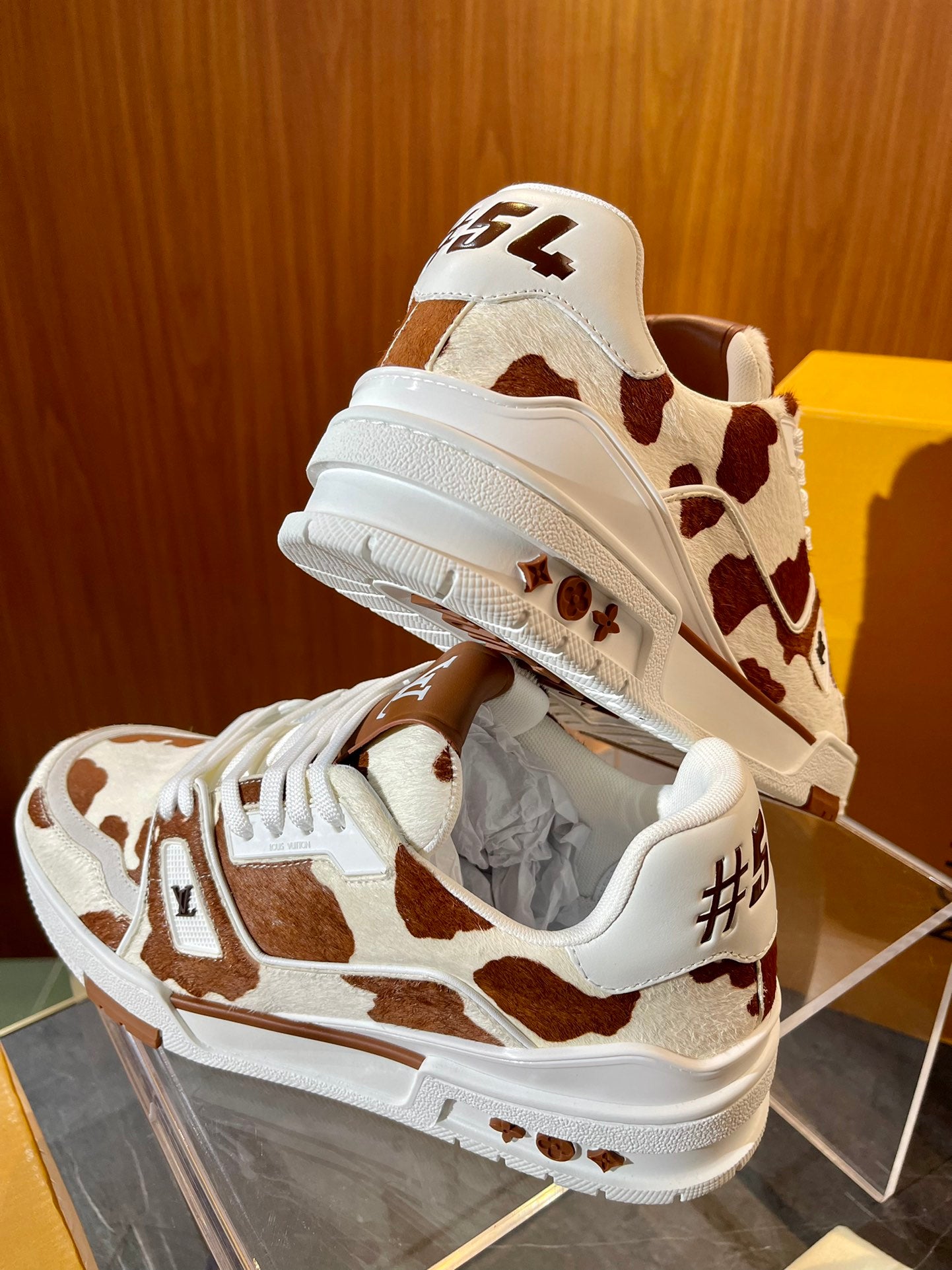 Louis Vuitton sneakers 09