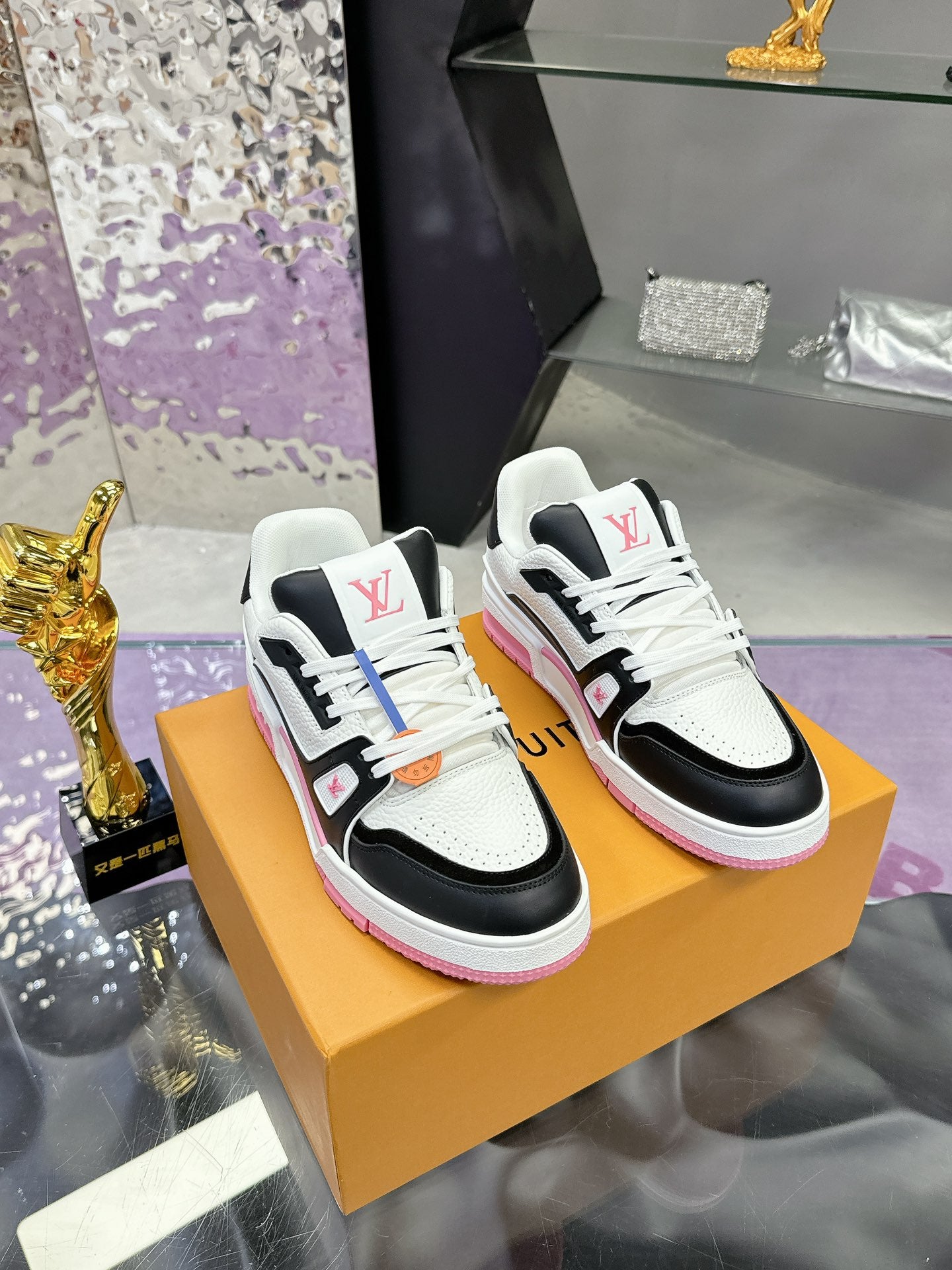 Louis Vuitton sneakers 16