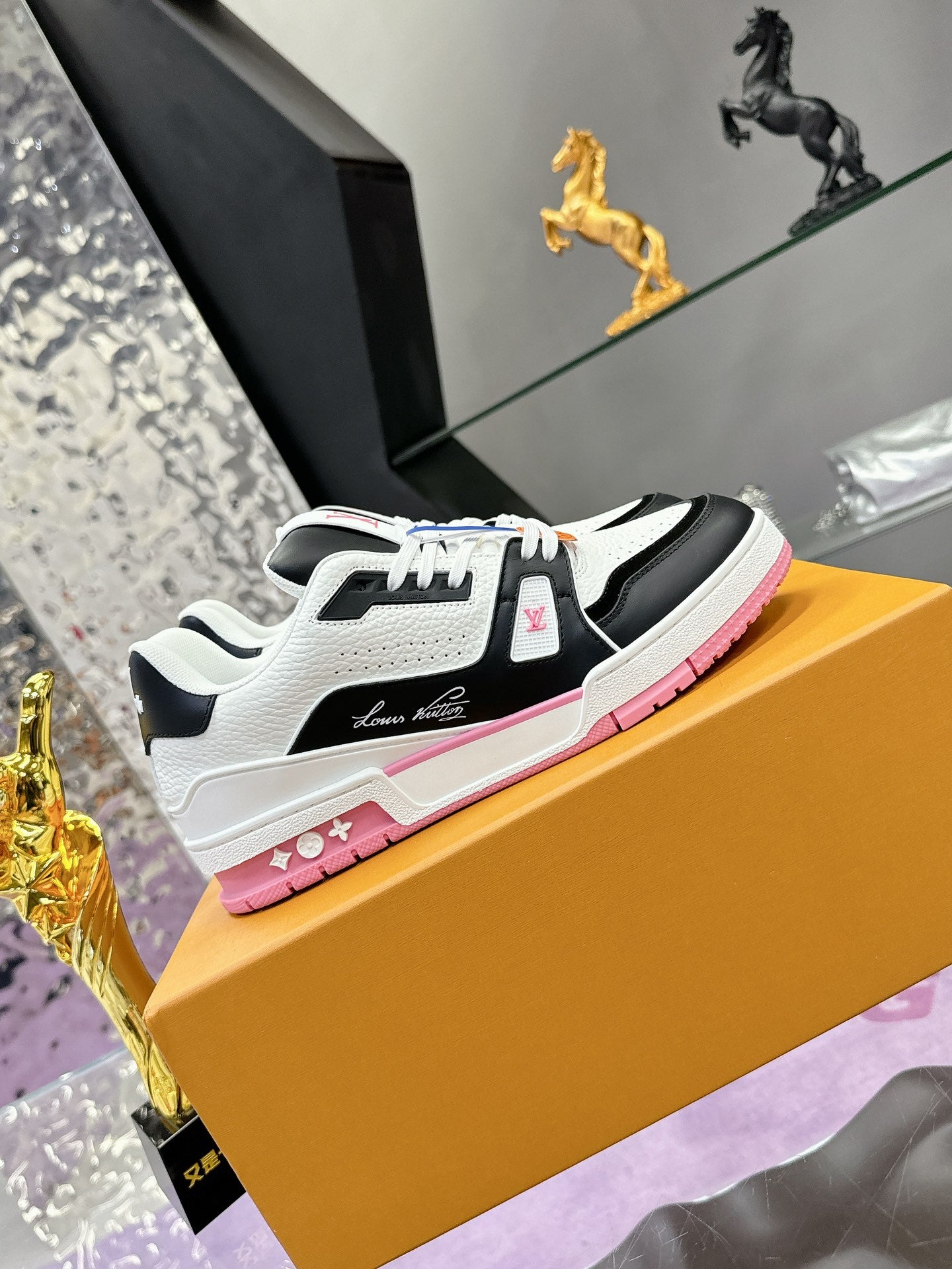 Louis Vuitton sneakers 16