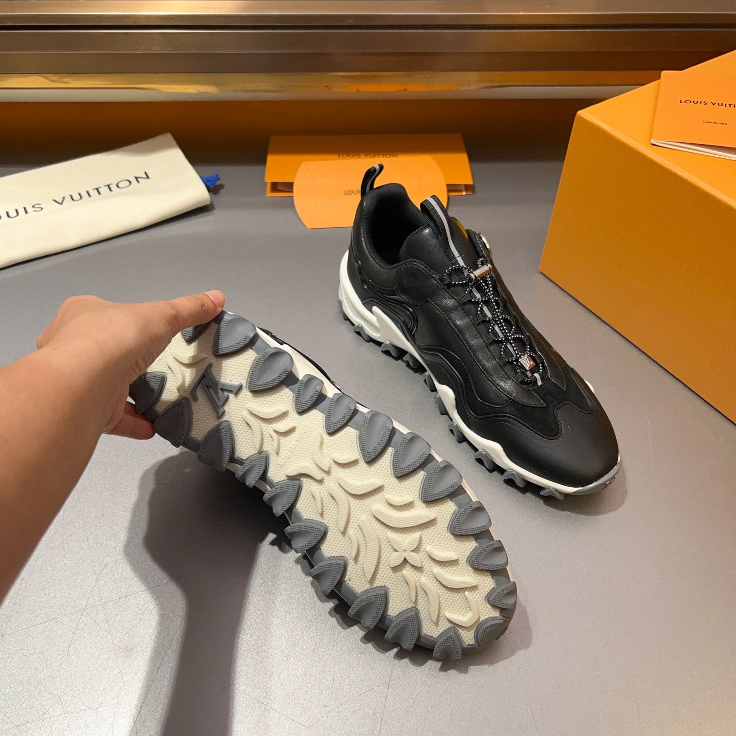 Louis Vuitton sneakers 22