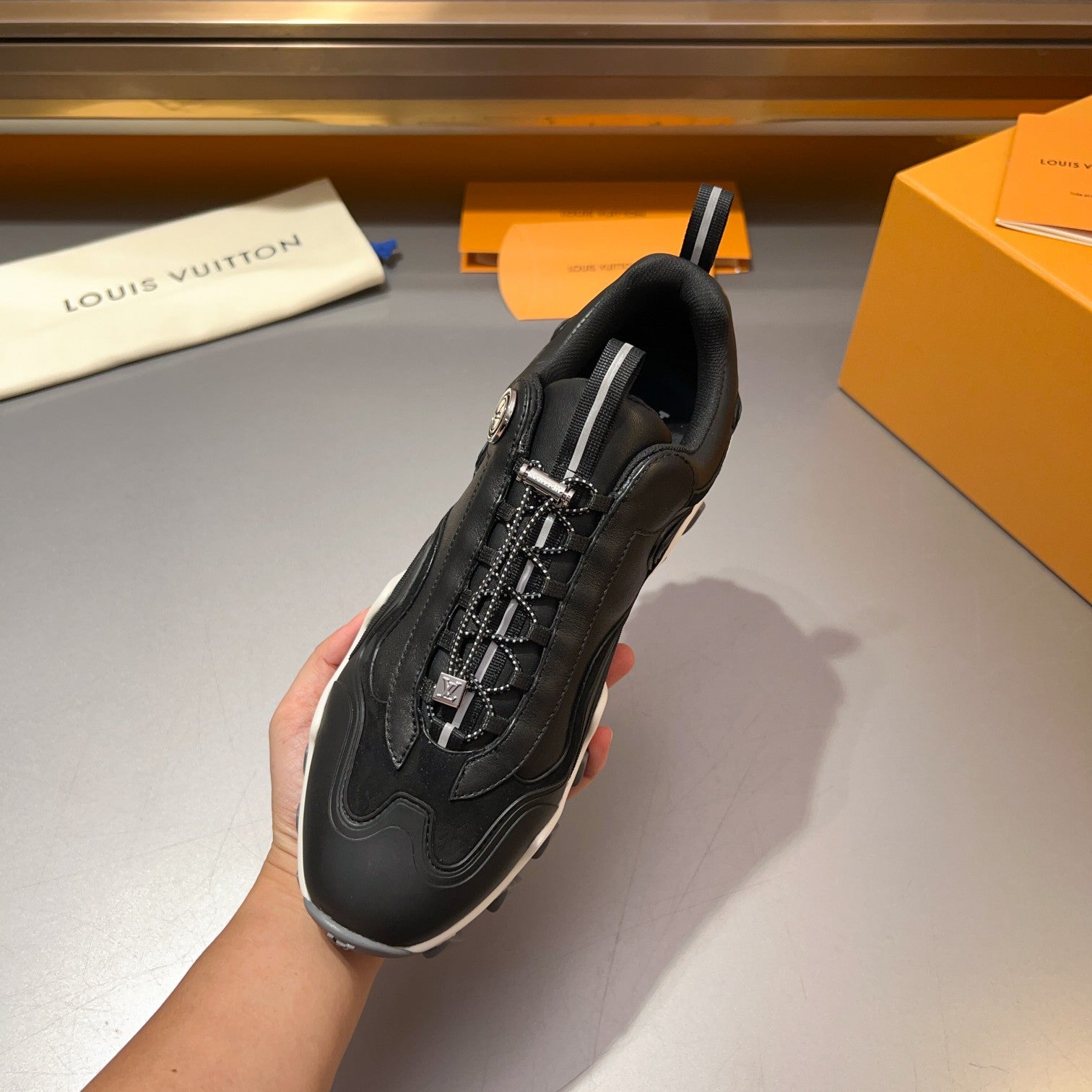 Louis Vuitton sneakers 22