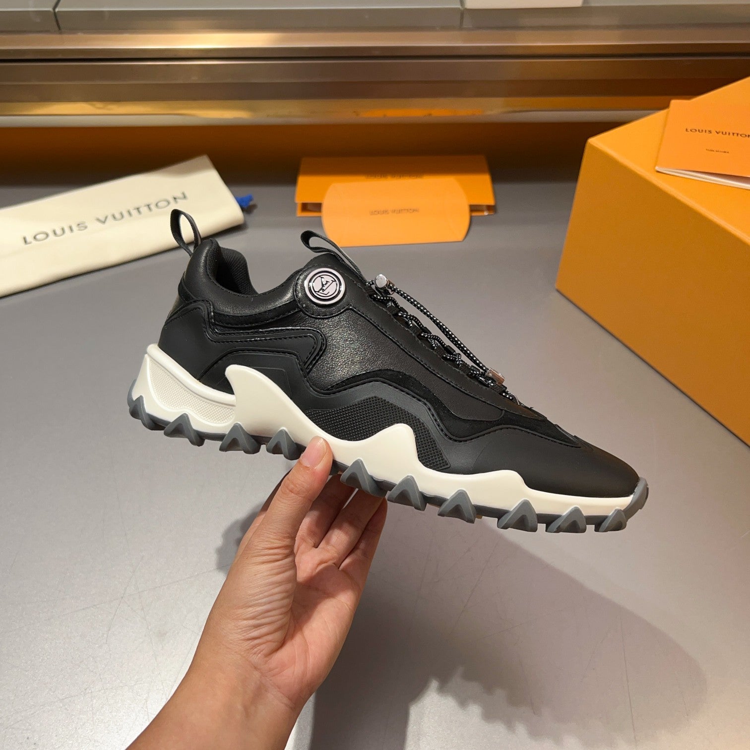 Louis Vuitton sneakers 22