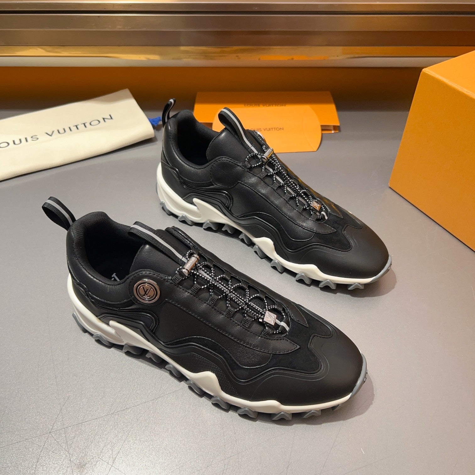 Louis Vuitton sneakers 22