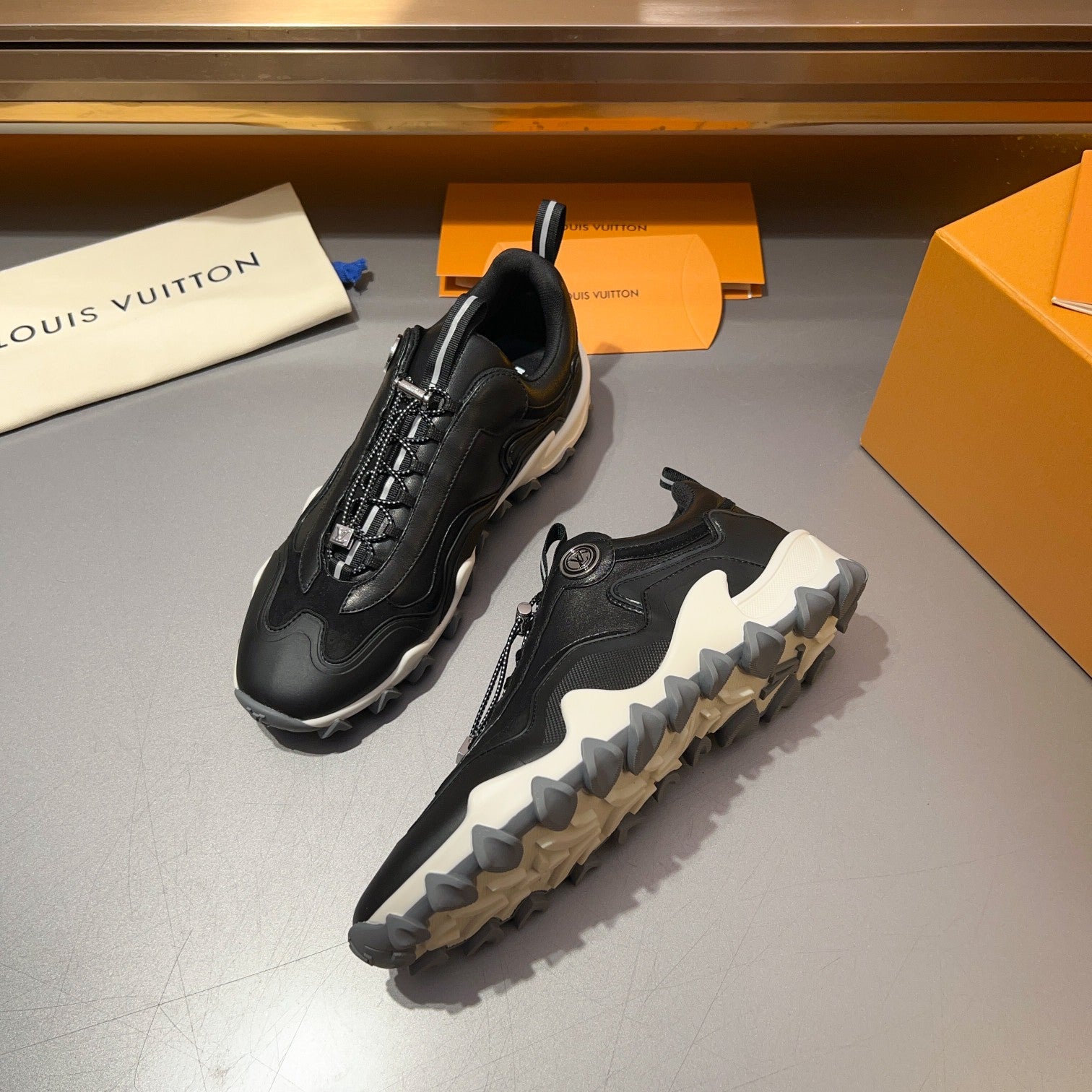 Louis Vuitton sneakers 22