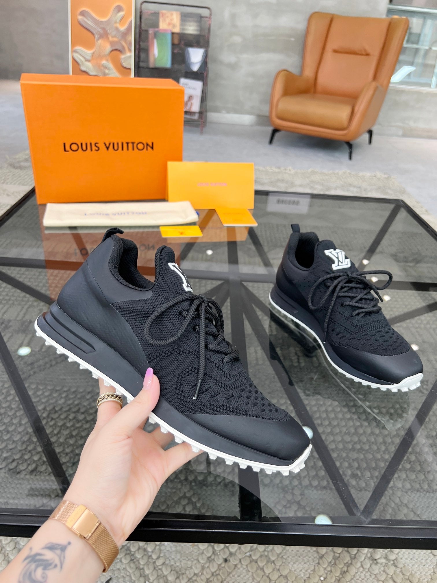 Louis Vuitton sneakers 24