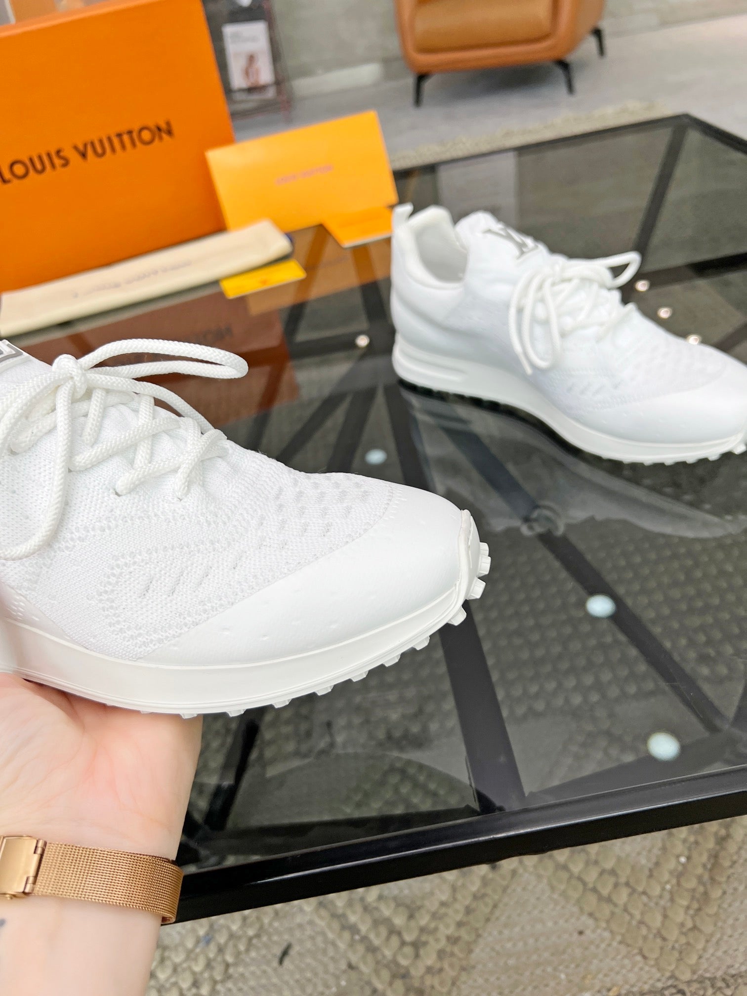 Louis Vuitton sneakers 26