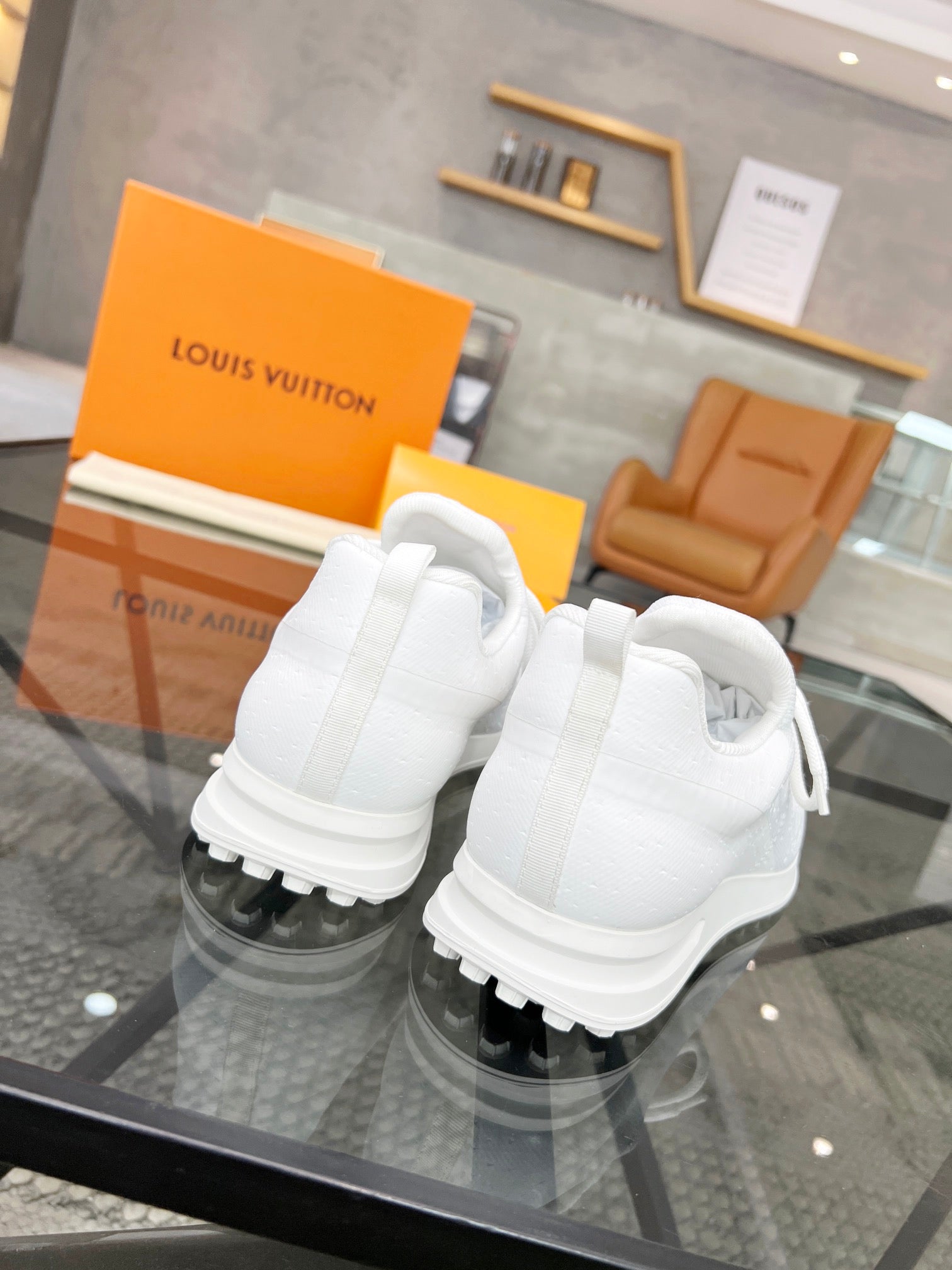 Louis Vuitton sneakers 26