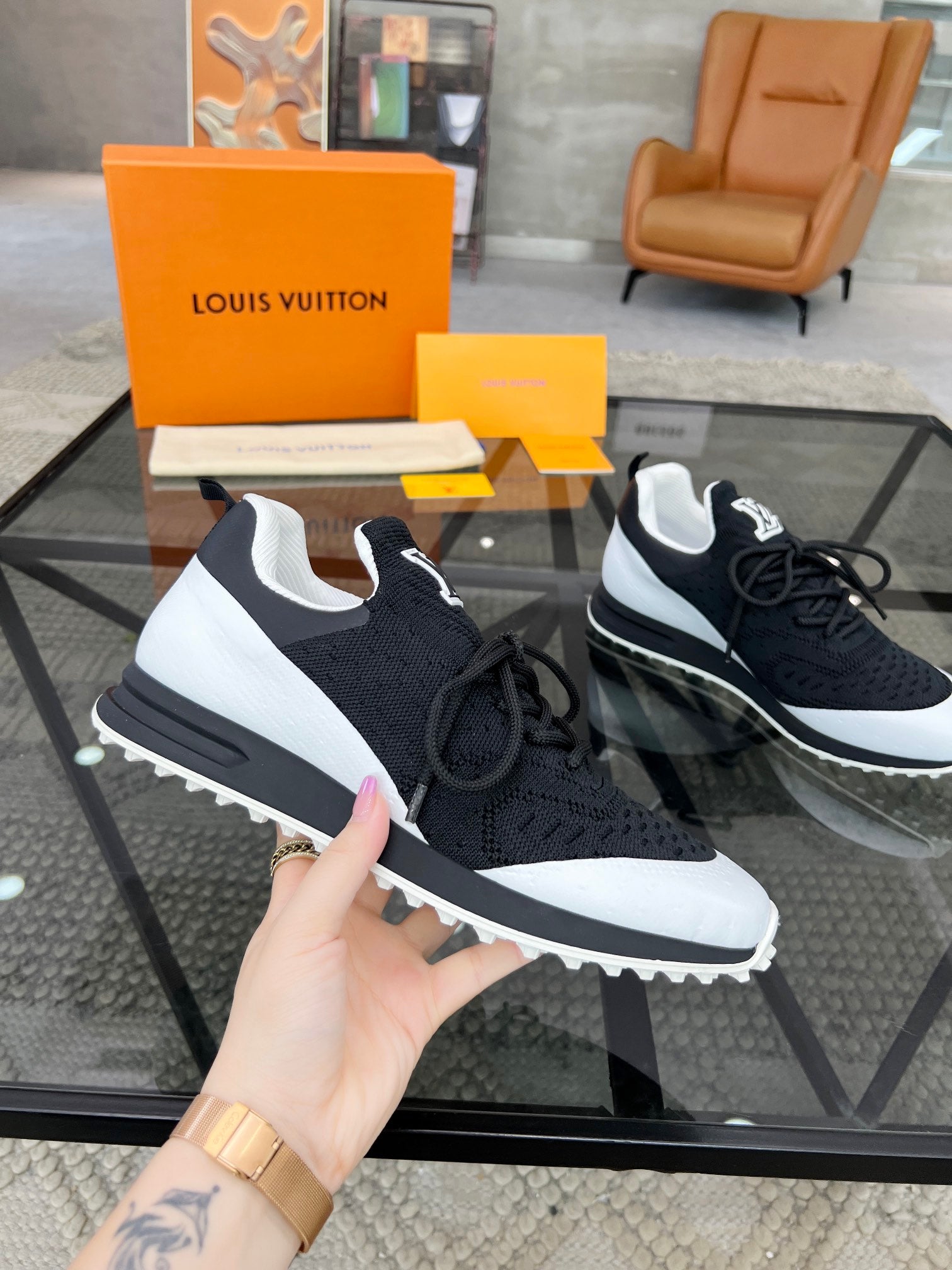 Louis Vuitton sneakers 27