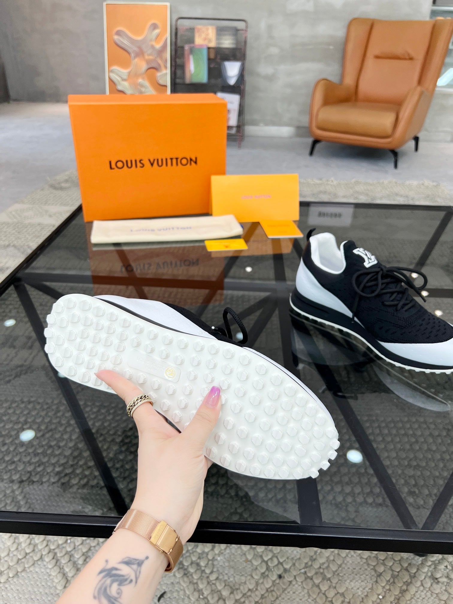 Louis Vuitton sneakers 27