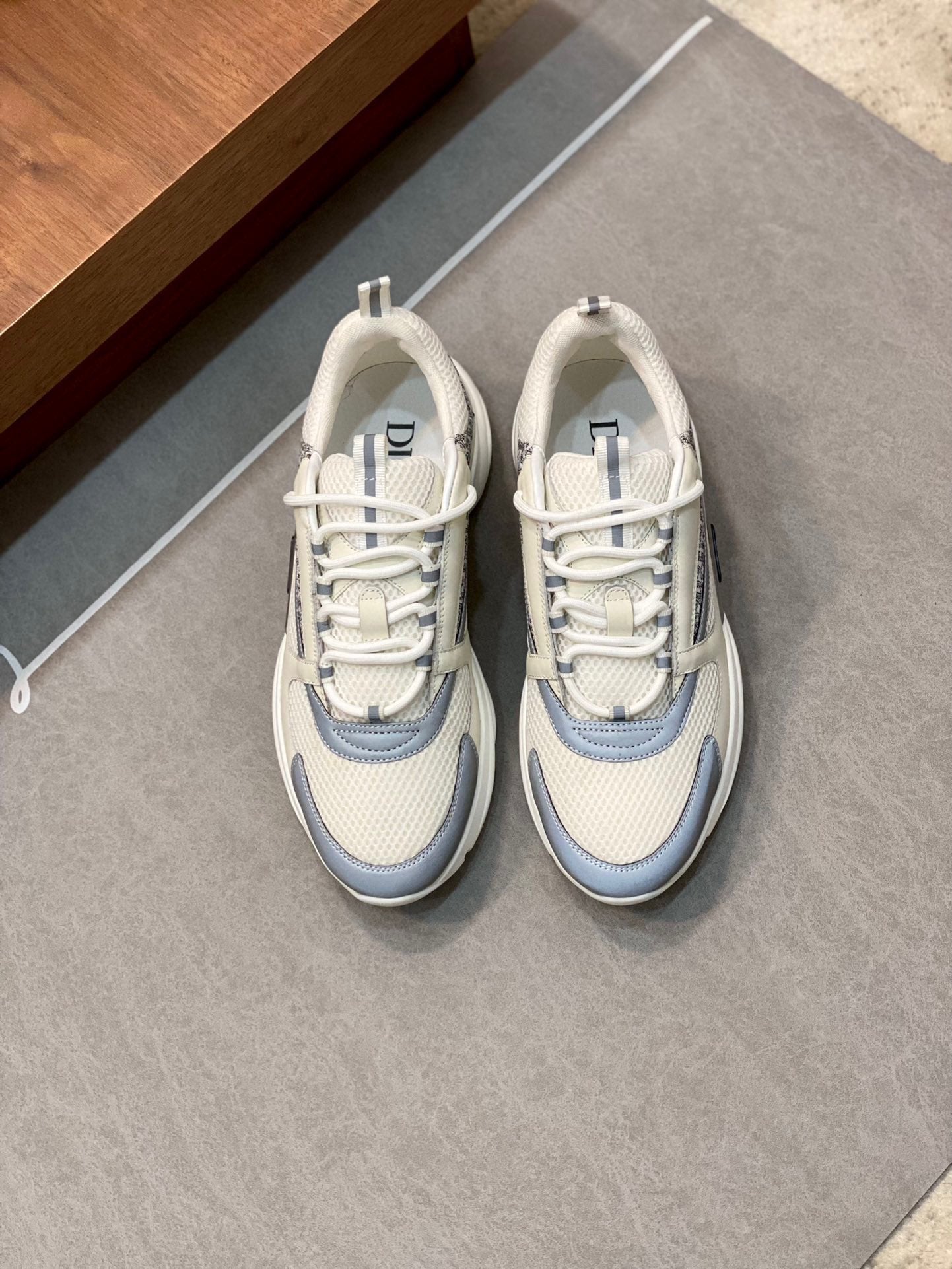 DIOR sneakers 03