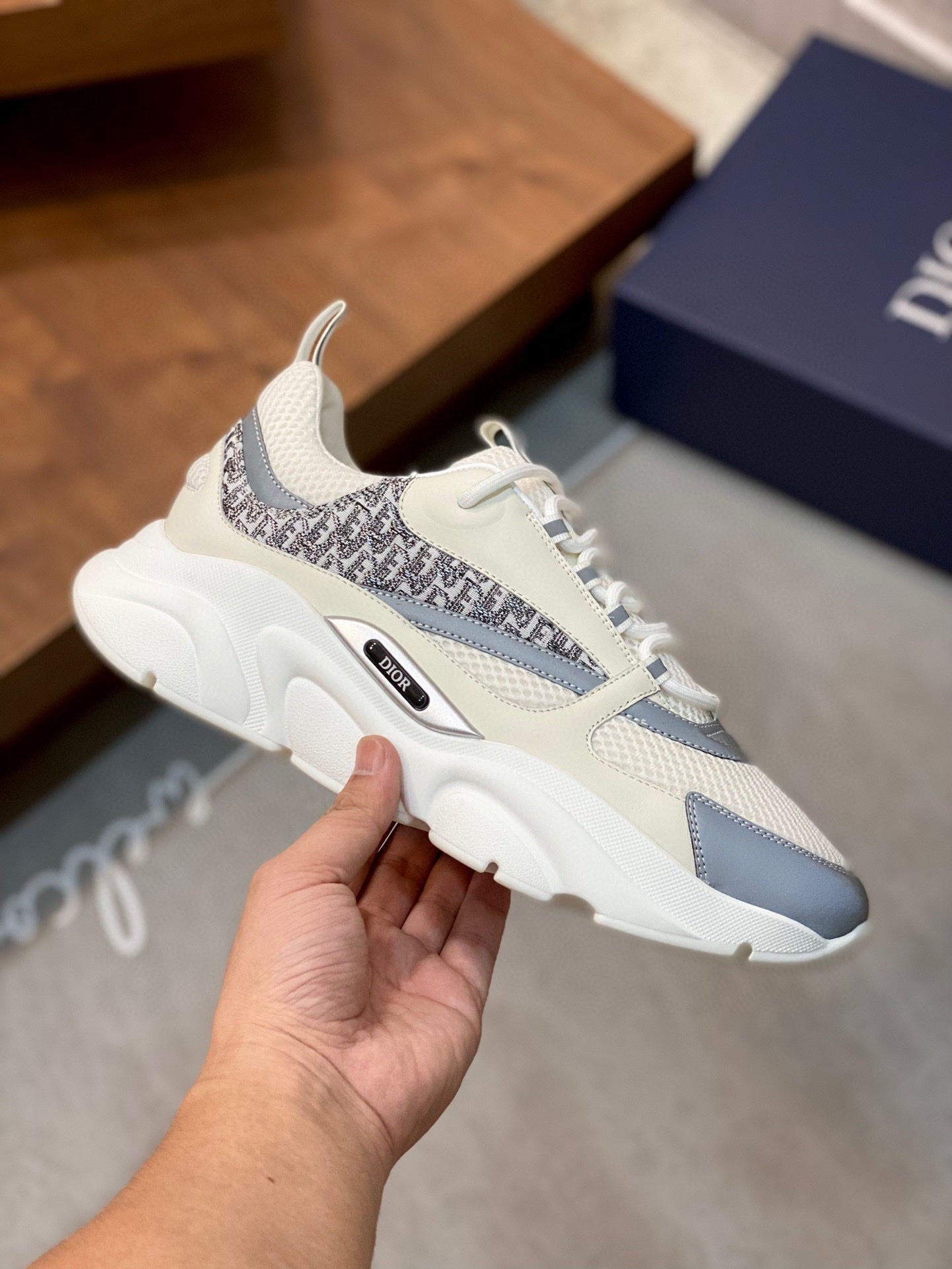DIOR sneakers 03