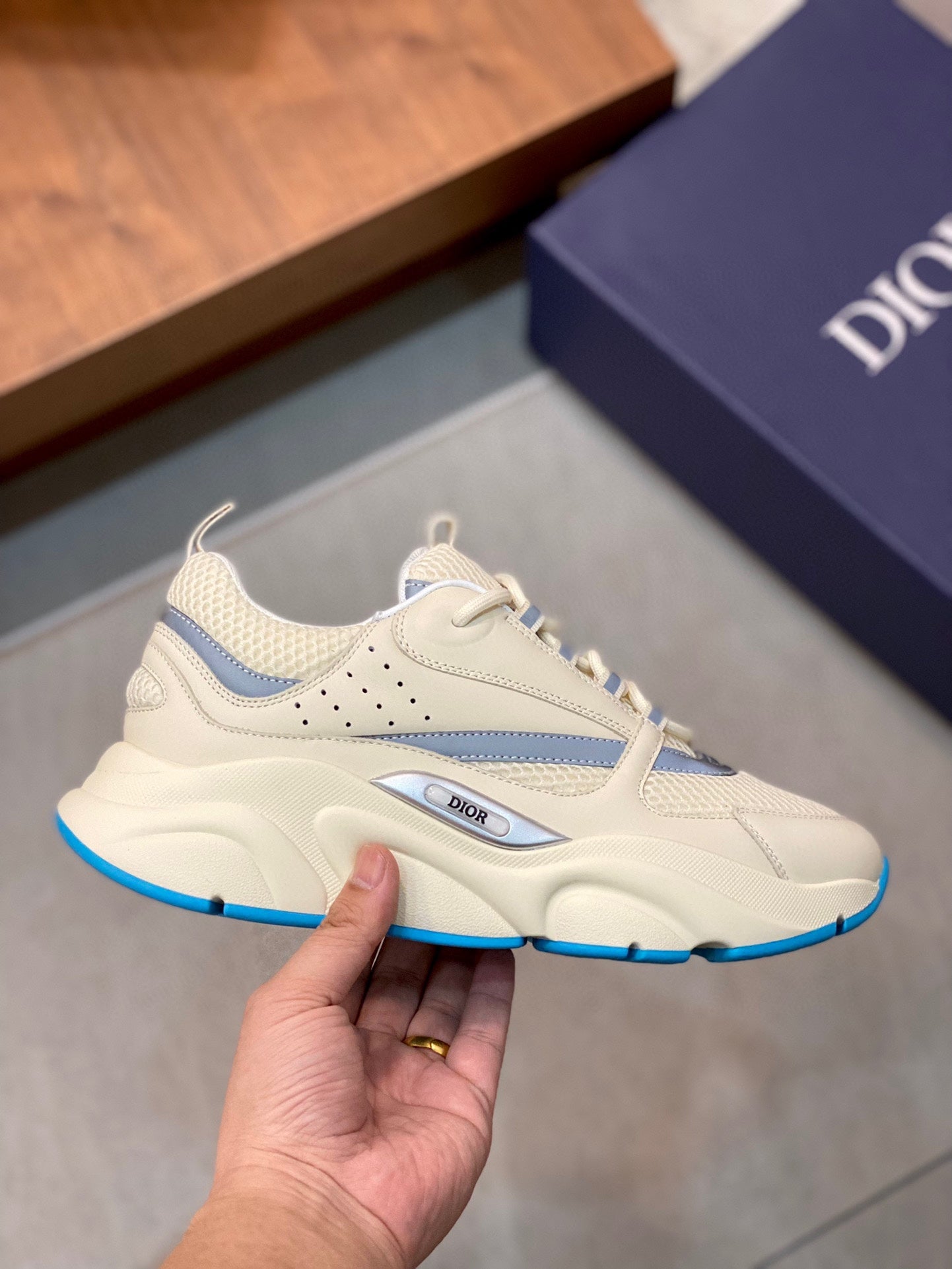 DIOR sneakers 08