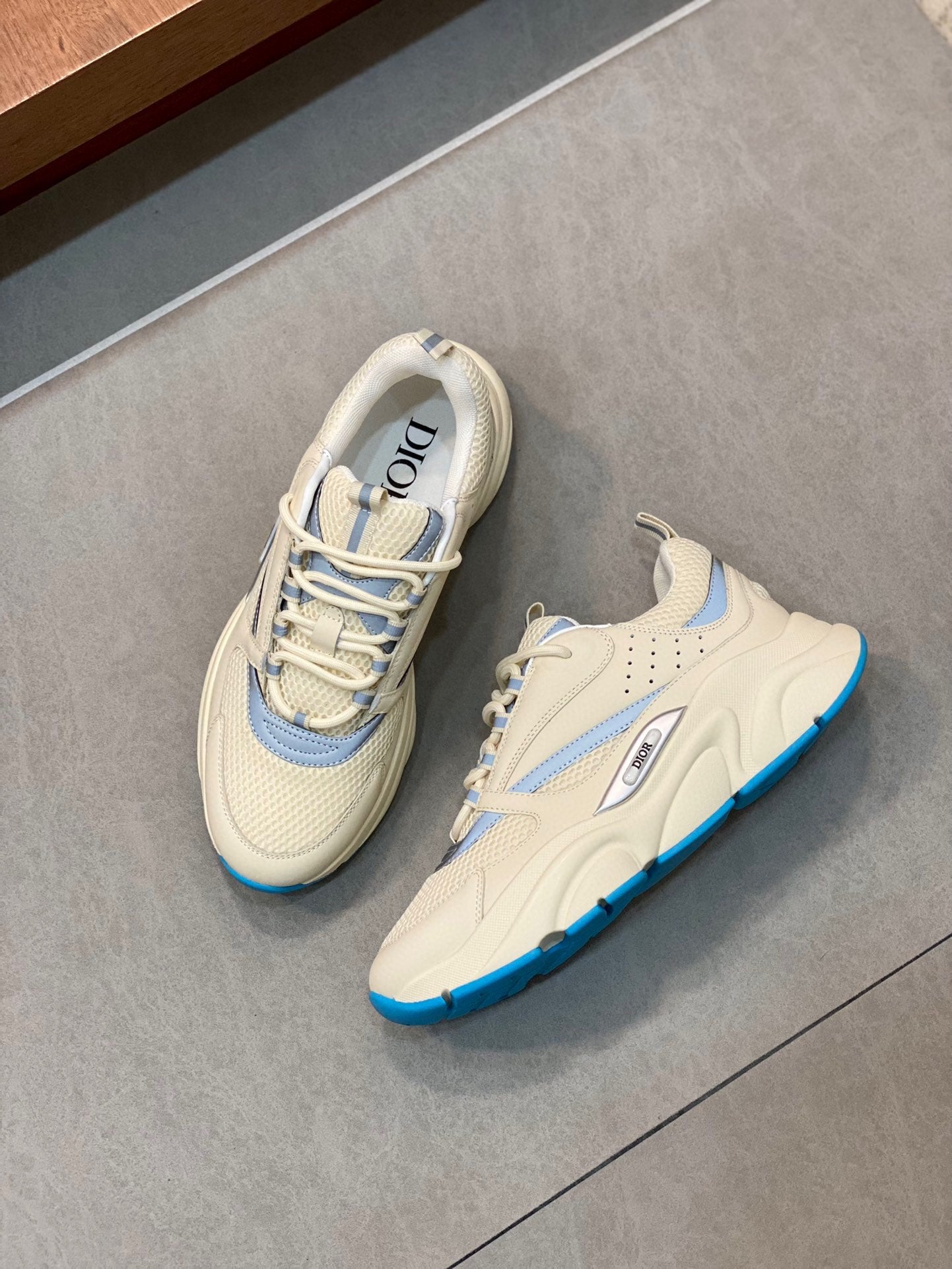 DIOR sneakers 08