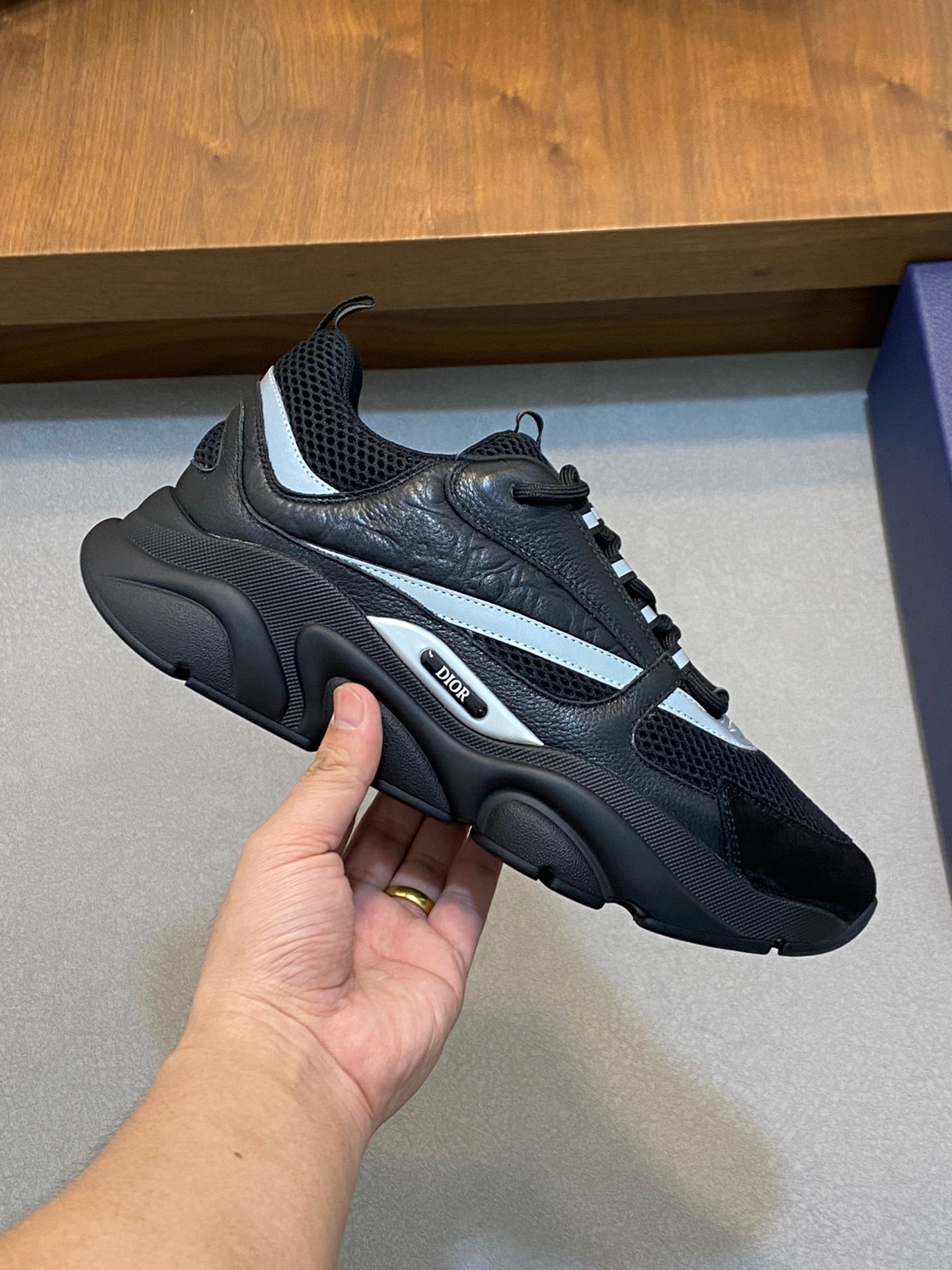 DIOR sneakers 25