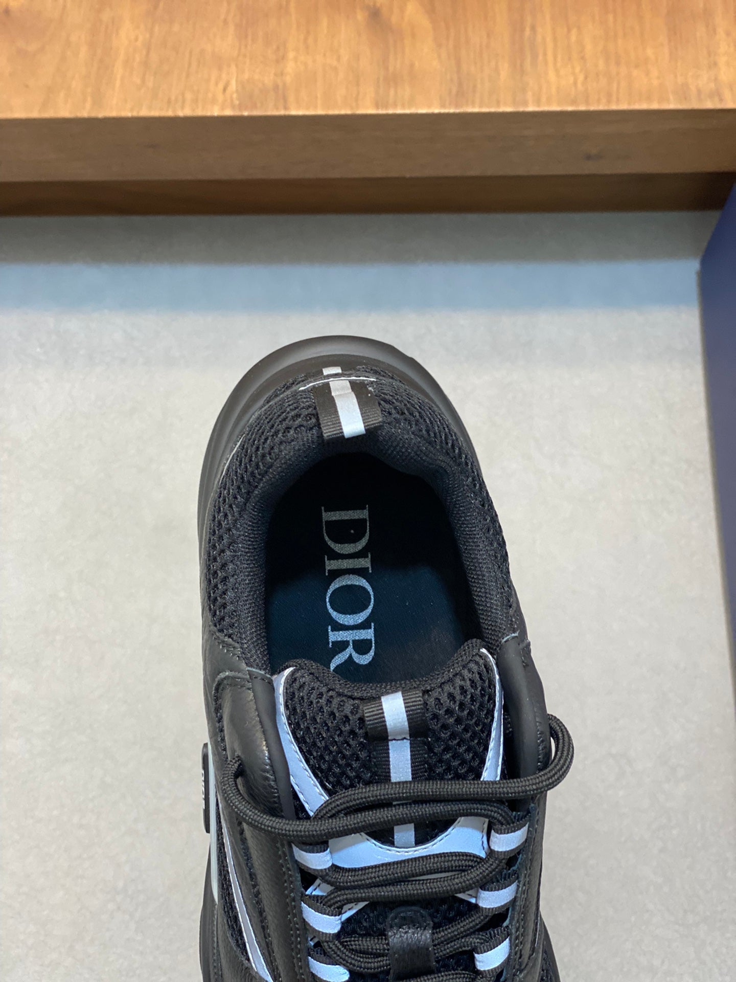 DIOR sneakers 25