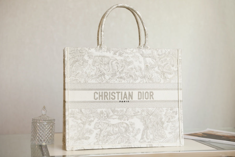 DIOR women's bags 8