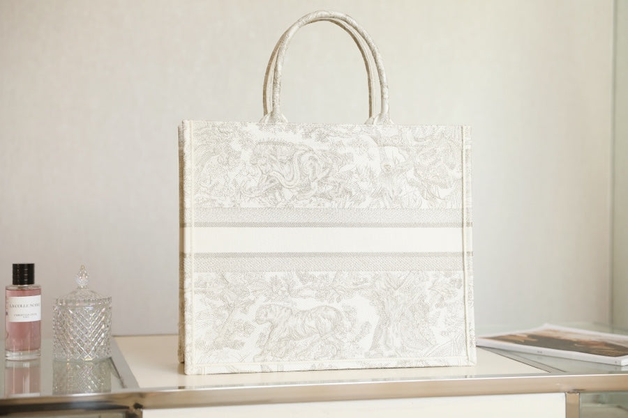 DIOR women's bags 8