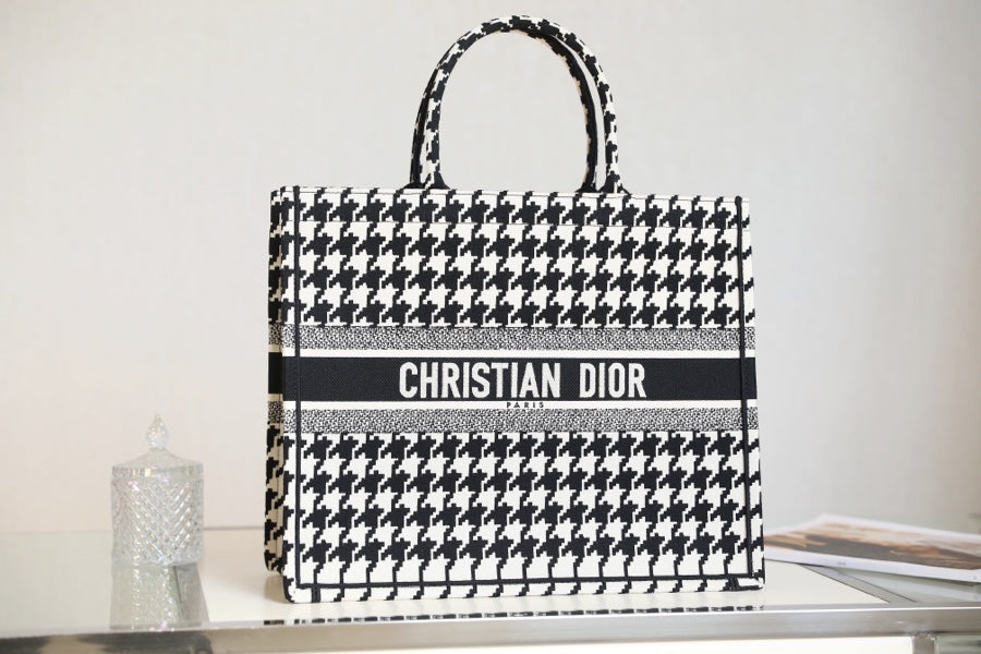 DIOR women's bags 9