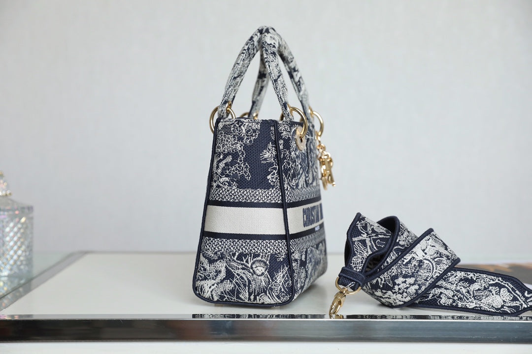 DIOR women's bags 13