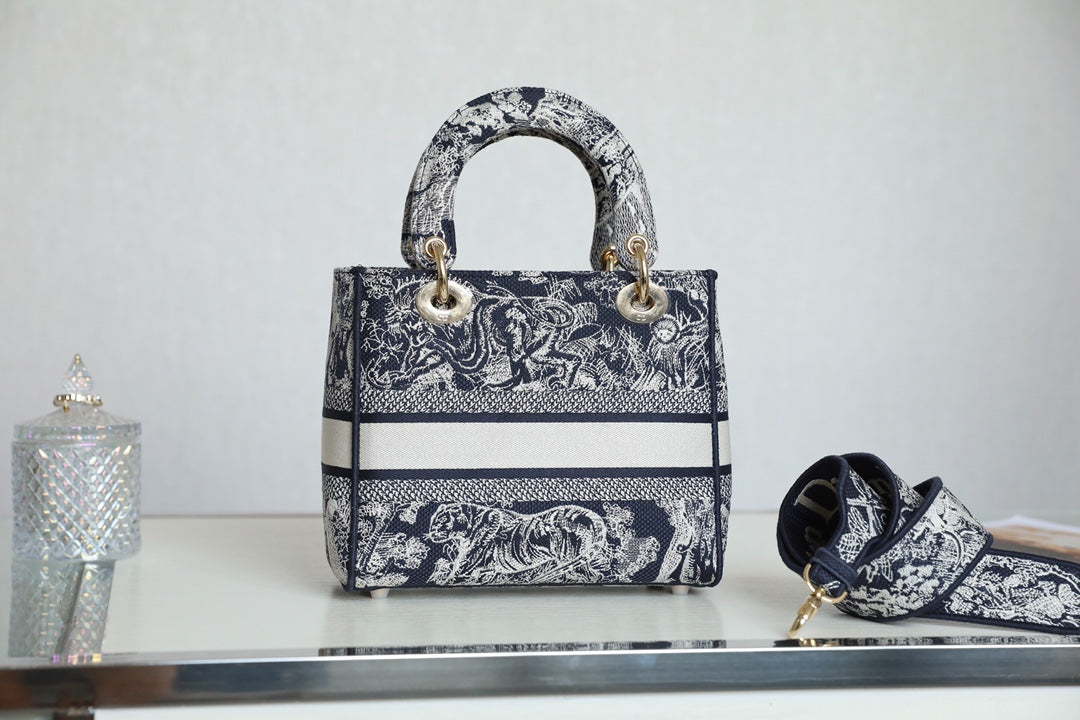 DIOR women's bags 13